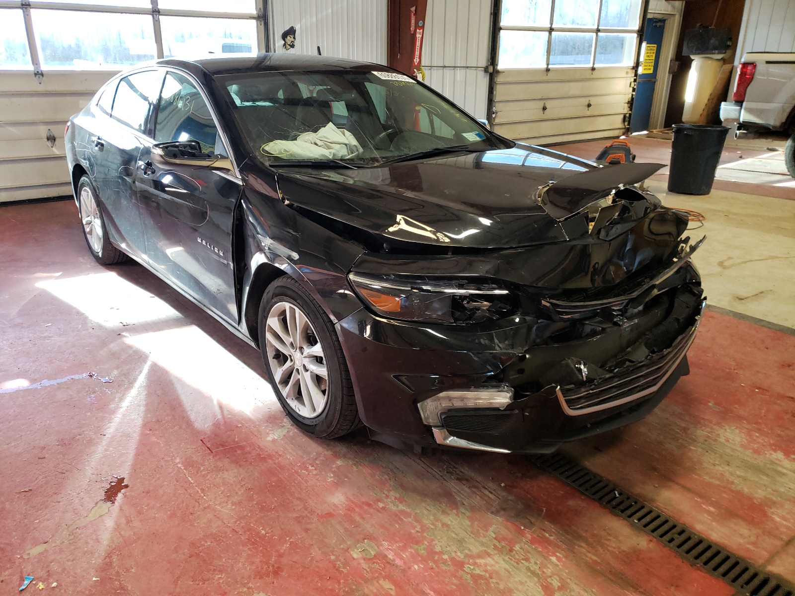 Photo 1 from auction – 2018 CHEVROLET MALIBU LT with VIN 1G1ZD5ST1JF220562