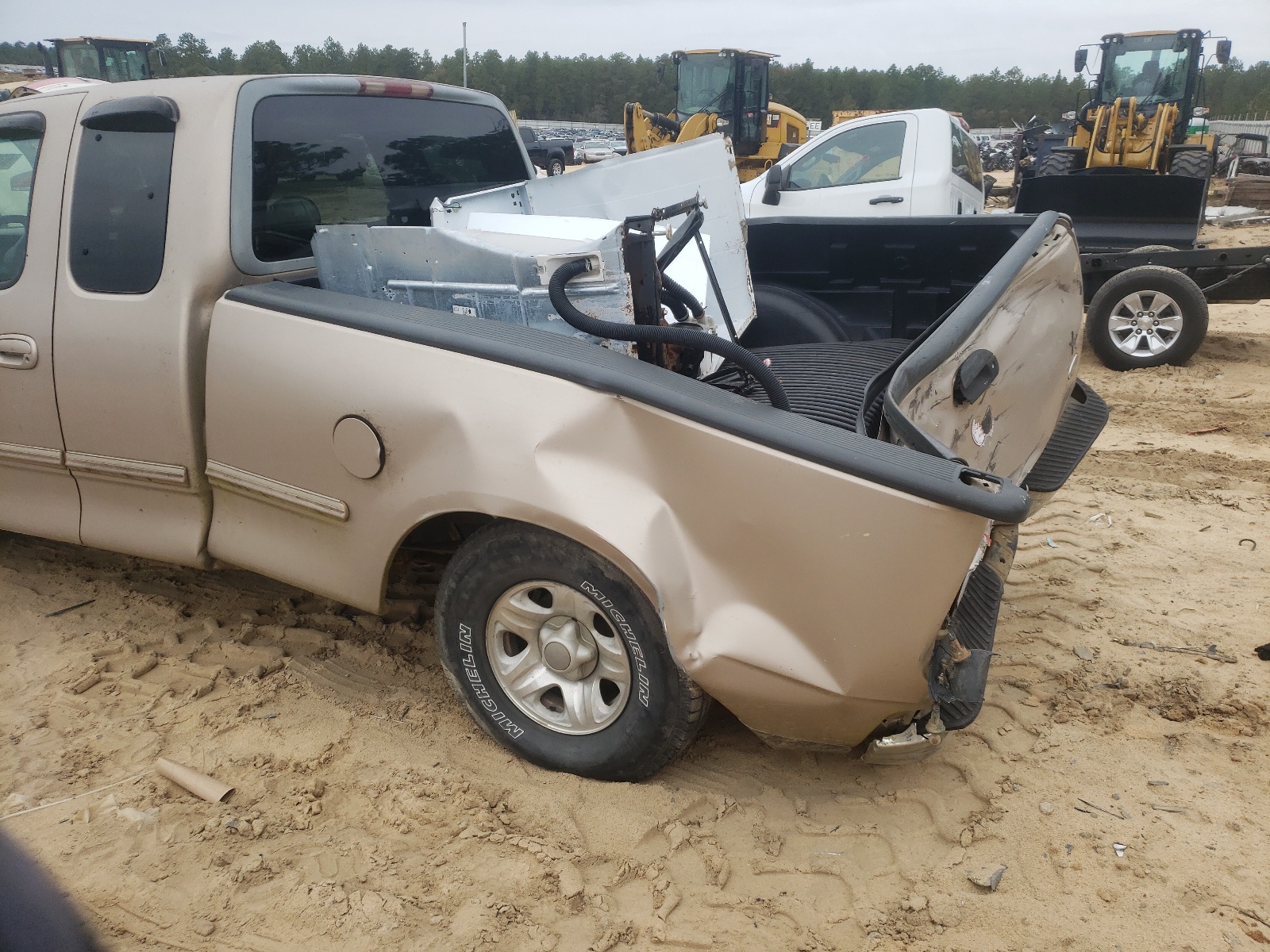 Photo 9 from auction – 1998 FORD OTHER with VIN 1FTZX1763WNB86129