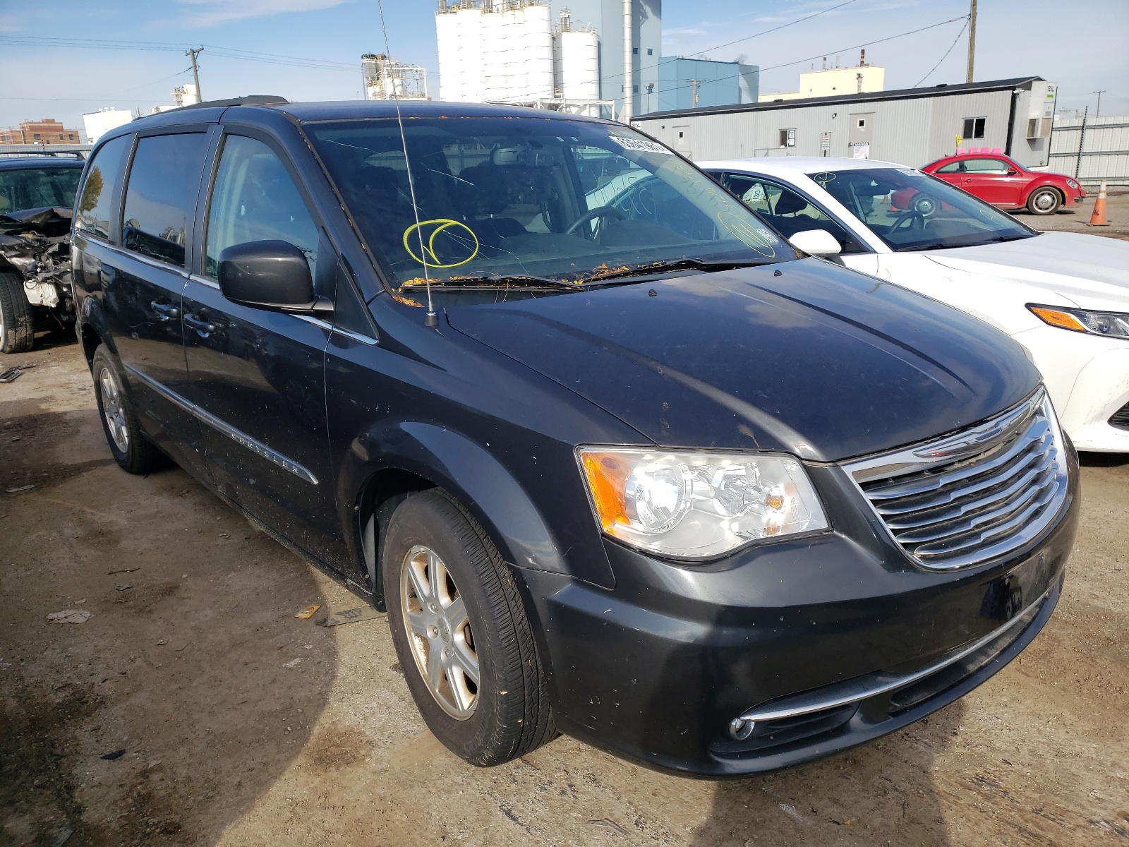 CHRYSLER TOWN & COU 2011 with VIN 2A4RR5DG0BR651231 - Photo from auction