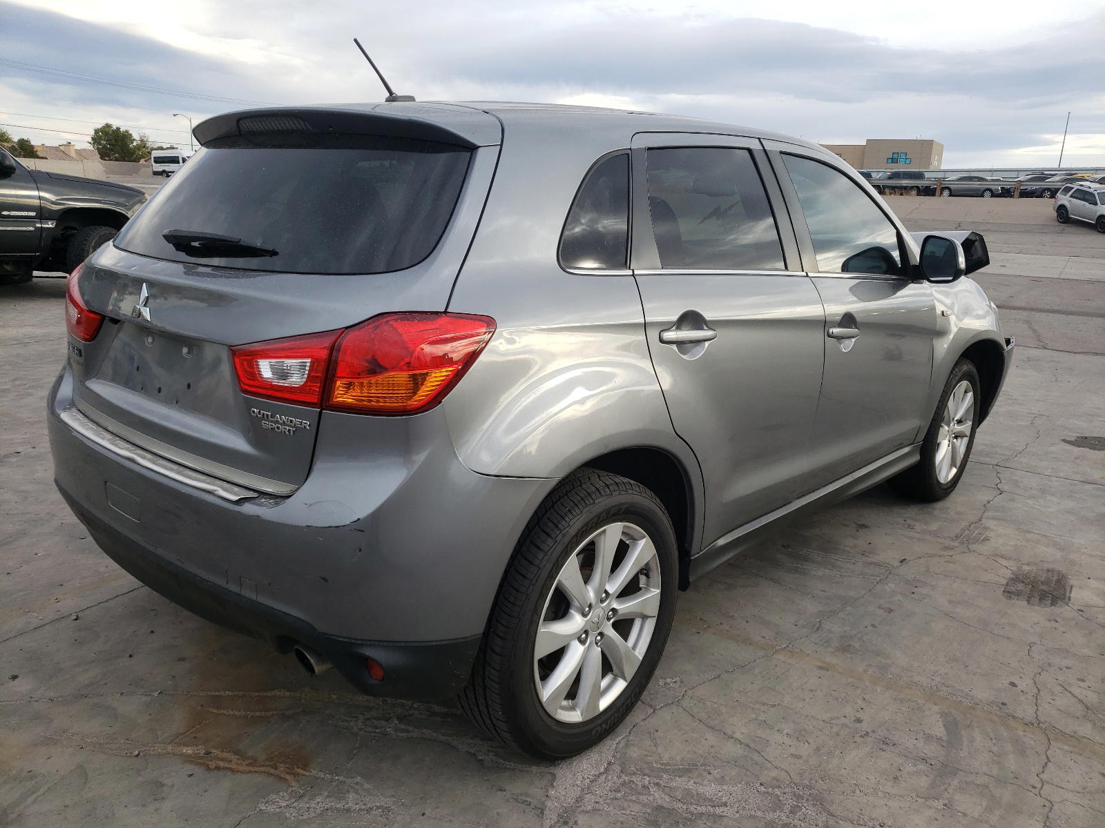 Photo 4 from auction – 2014 MITSUBISHI OUTLANDER with VIN 4A4AP4AU2EE031097