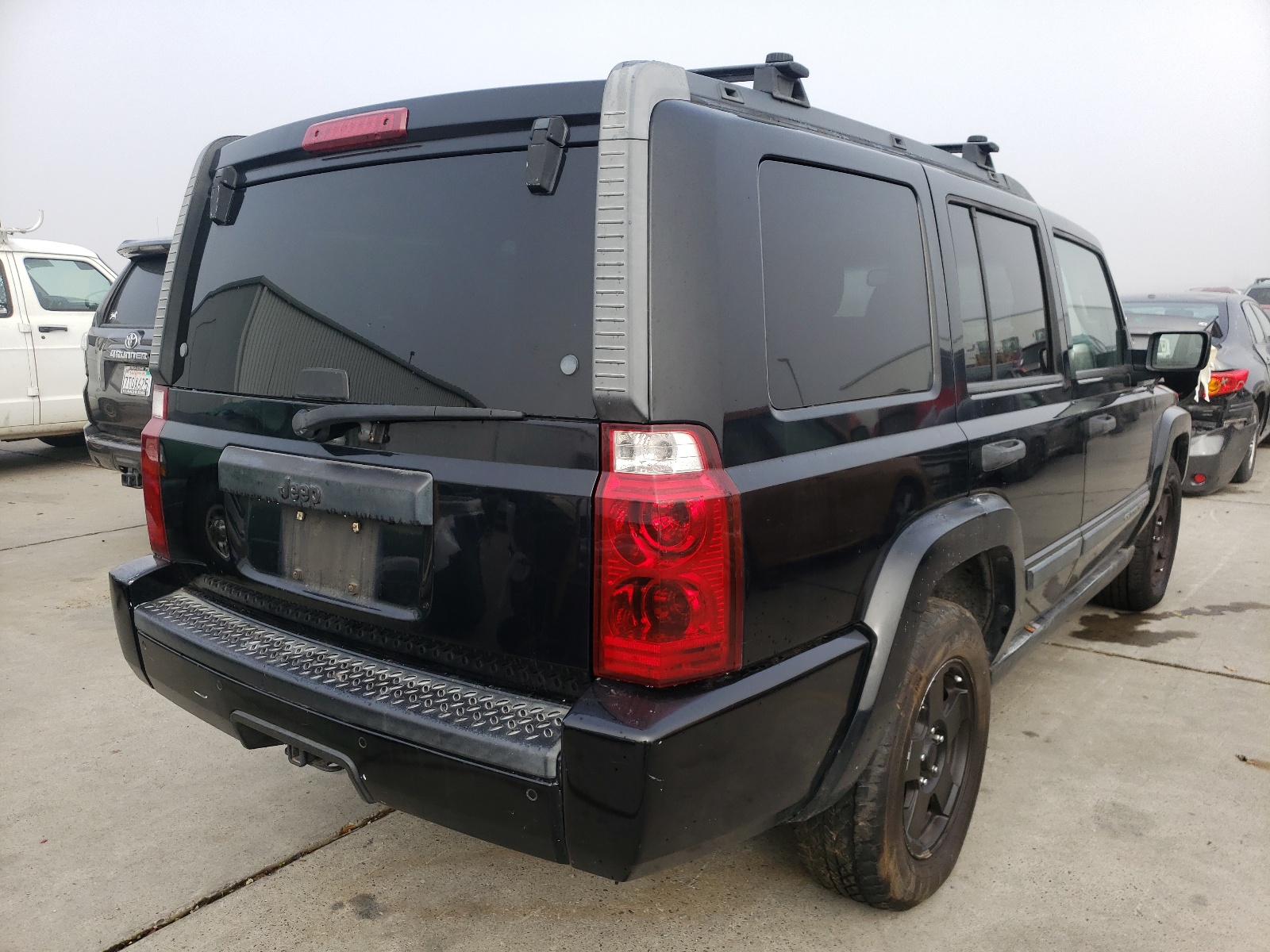 Foto 4 de la subasta – 2006 JEEP COMMANDER con VIN 1J8HH48K46C232626