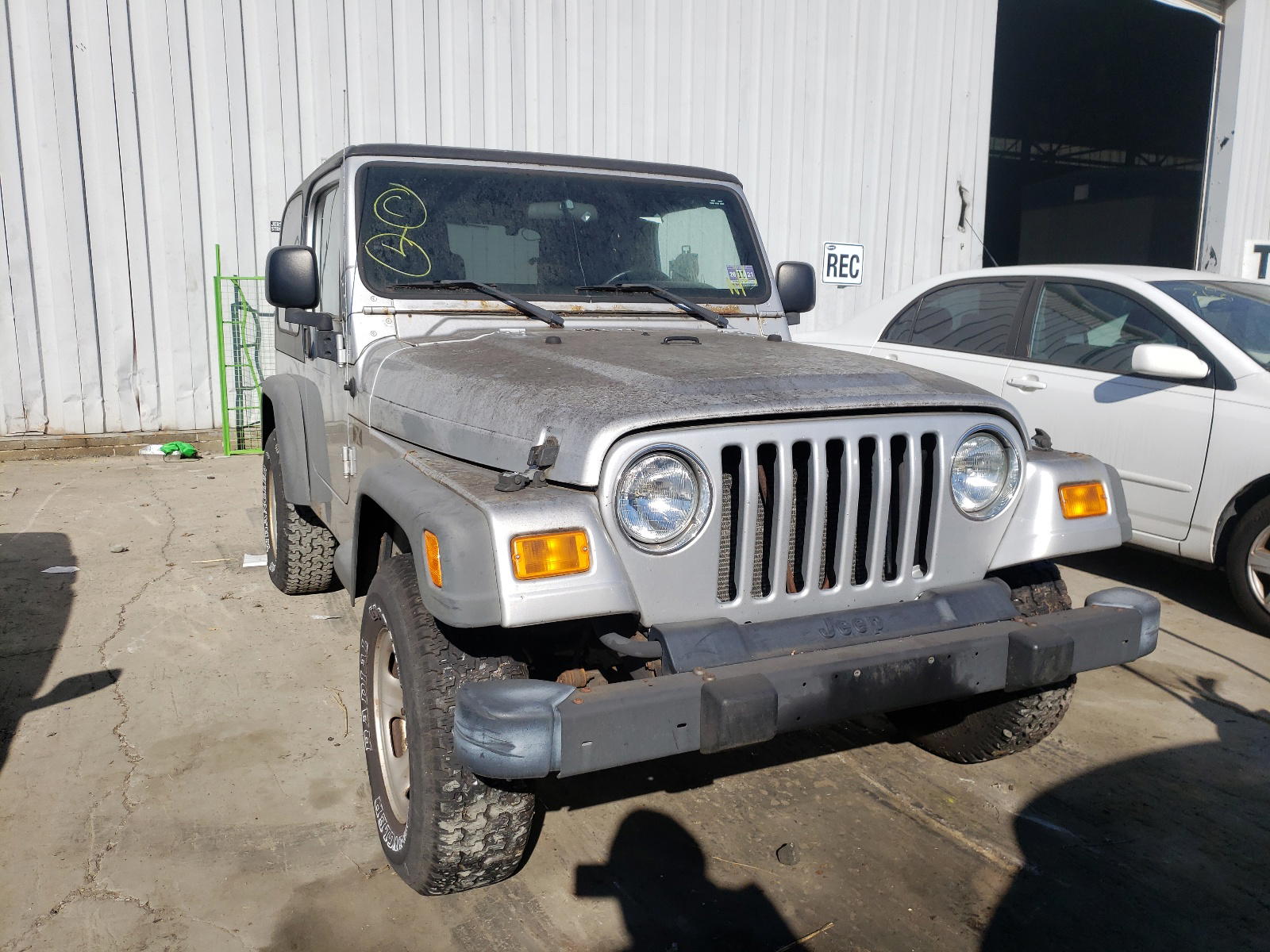 Photo 9 from auction – 2004 JEEP WRANGLER X with VIN 1J4FA39S34P717285