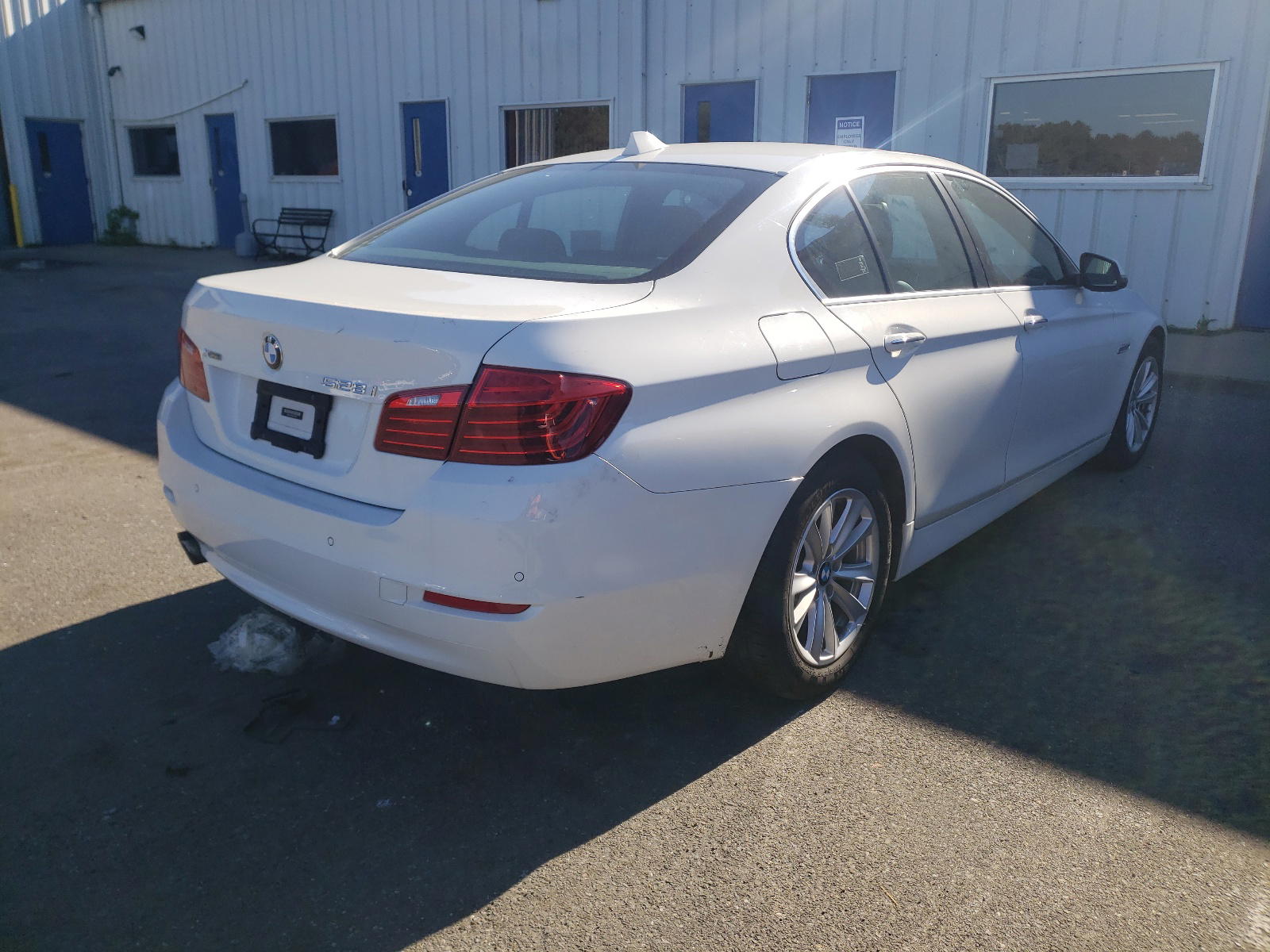 Photo 4 from auction – 2016 BMW 528 XI with VIN WBA5A7C57GG144419