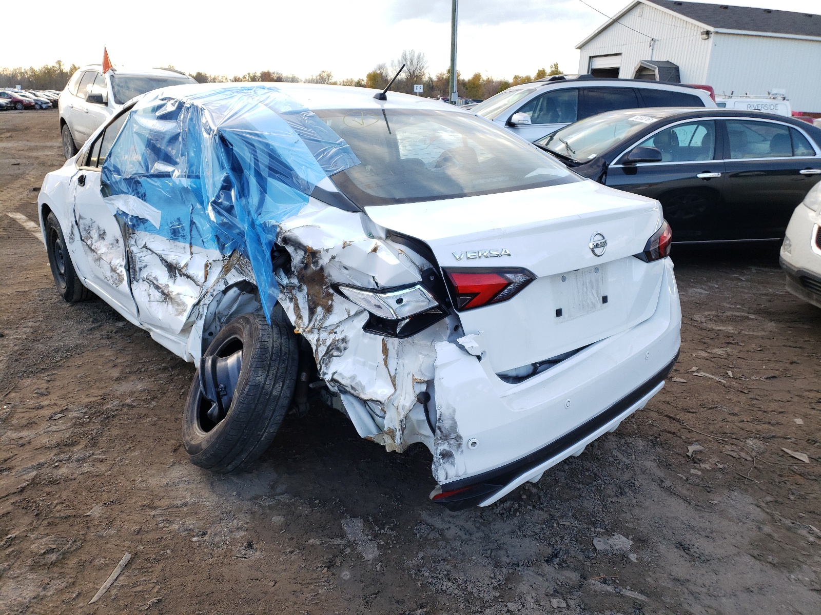 Photo 3 from auction – 2021 NISSAN VERSA S with VIN 3N1CN8DV8ML818526