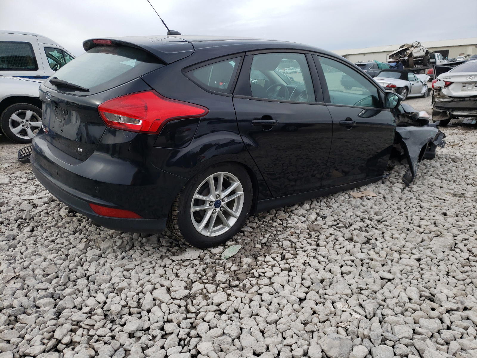 Photo 4 from auction – 2016 FORD FOCUS SE with VIN 1FADP3K2XGL223660
