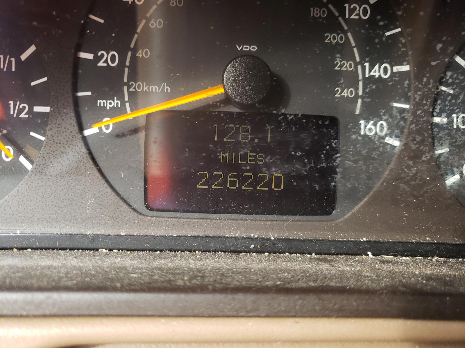 Photo 8 from auction – 2000 MERCEDES-BENZ E 320 with VIN WDBJF65J2YB038500