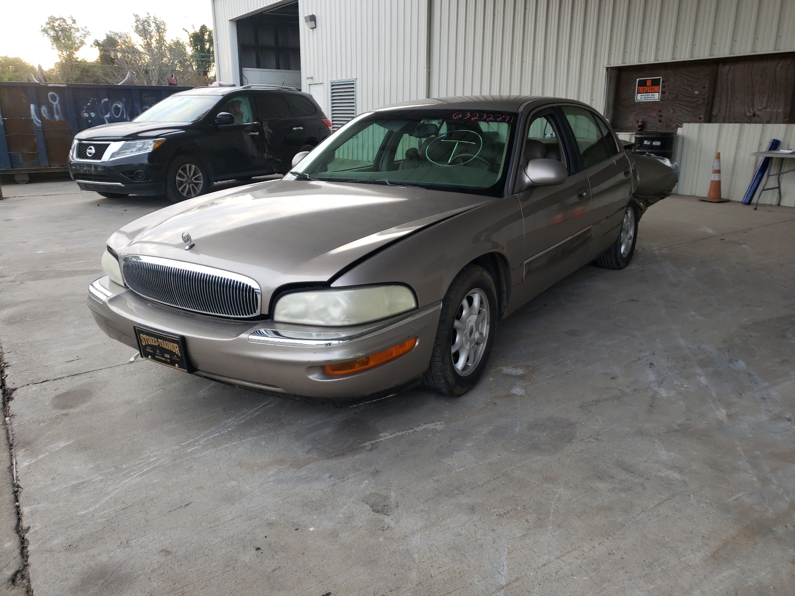 Photo 2 from auction – 2002 BUICK PARK AVENU with VIN 1G4CW54K224242008