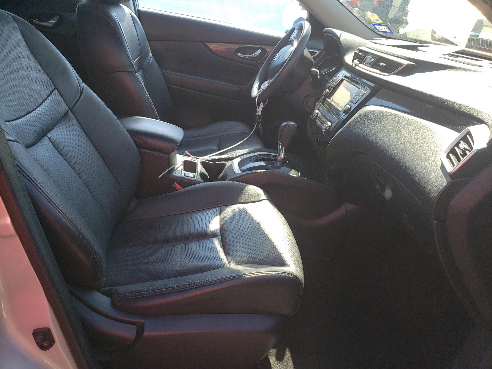 Photo 5 from auction – 2014 NISSAN ROGUE S with VIN 5N1AT2MVXEC750181