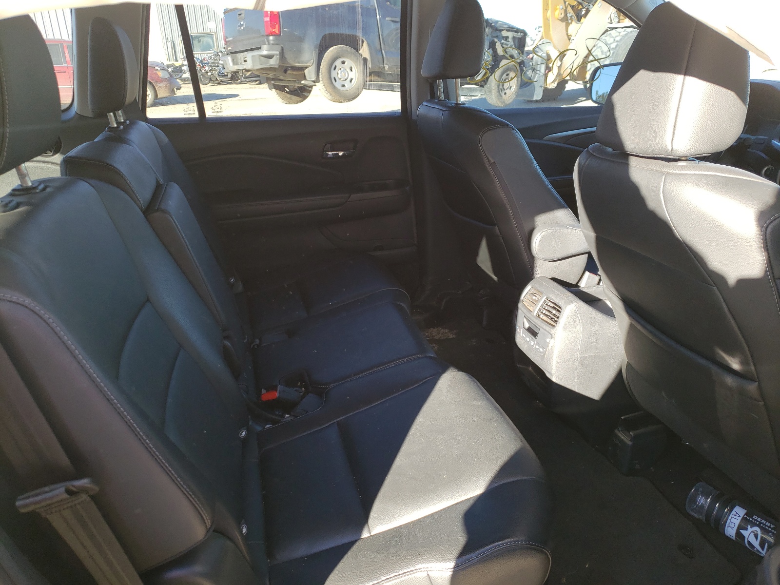 Photo 6 from auction – 2016 HONDA PILOT EXL with VIN 5FNYF6H5XGB023401