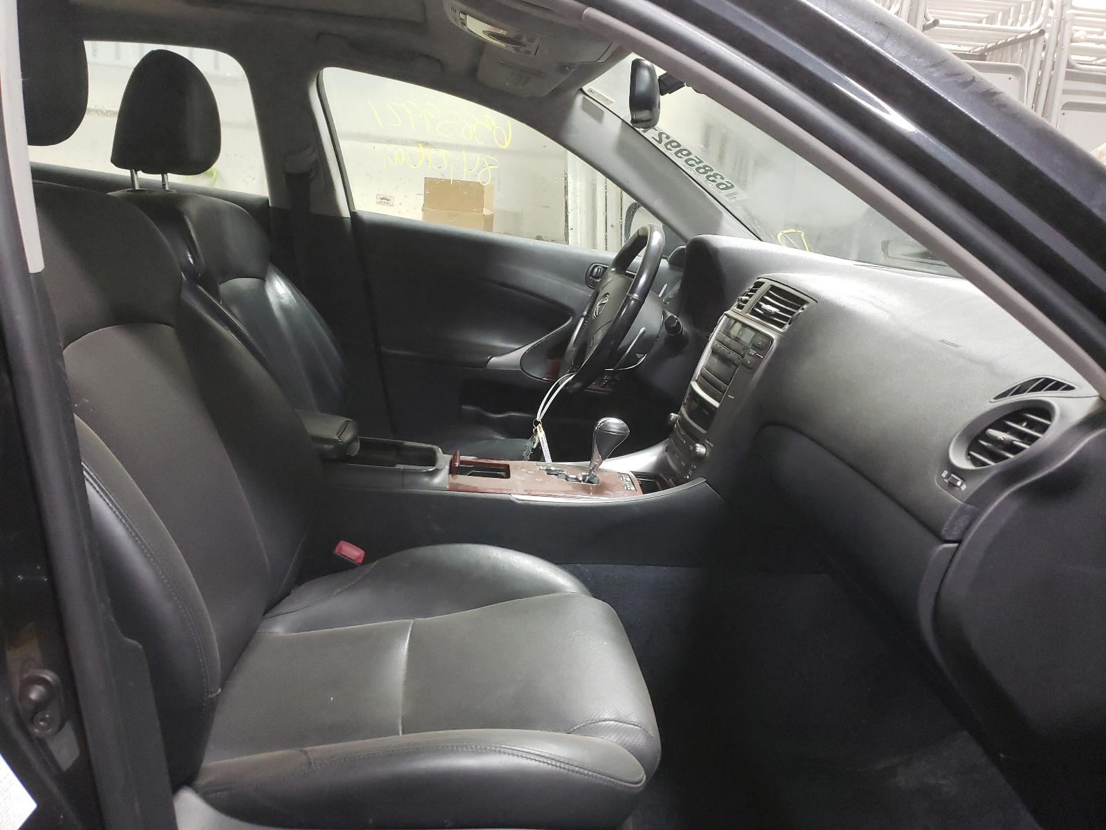 Photo 5 from auction – 2007 LEXUS IS 250 with VIN JTHCK262672015952