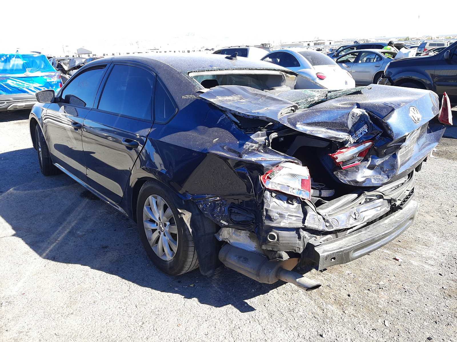Photo 3 from auction – 2014 VOLKSWAGEN PASSAT S with VIN 1VWAP7A34EC021373