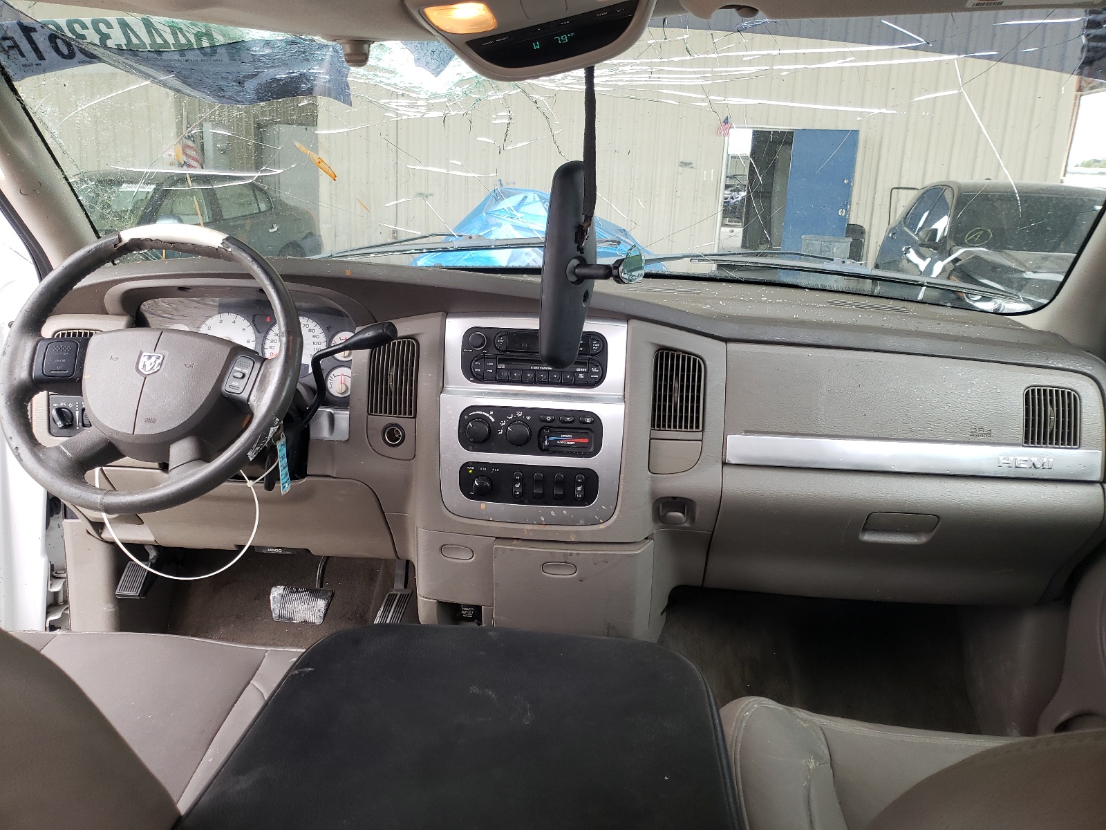 Photo 9 from auction – 2005 DODGE RAM 1500 S with VIN 1D7HU18D55S154306