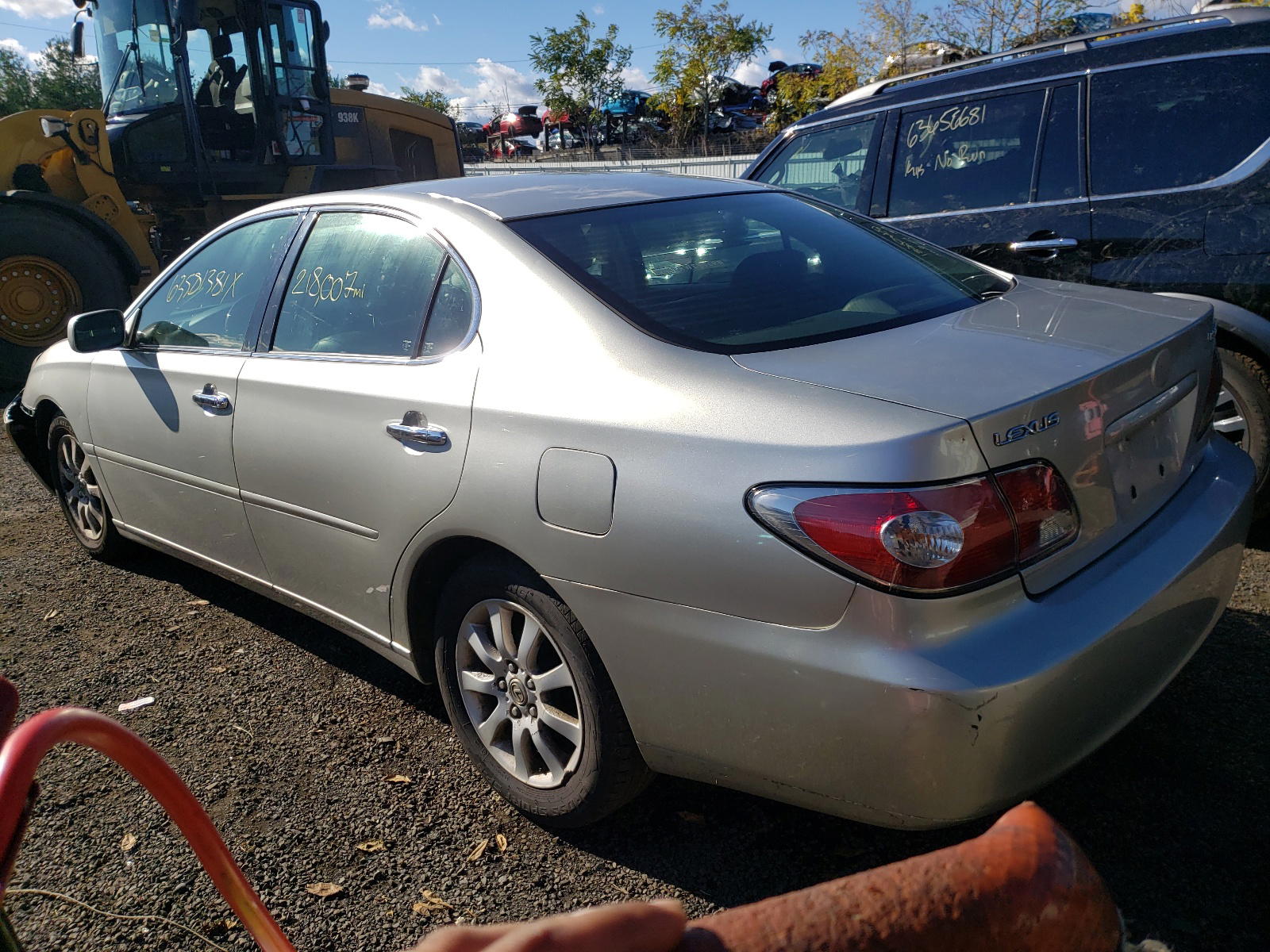 Photo 3 from auction – 2004 LEXUS ES 330 with VIN JTHBA30G940015458