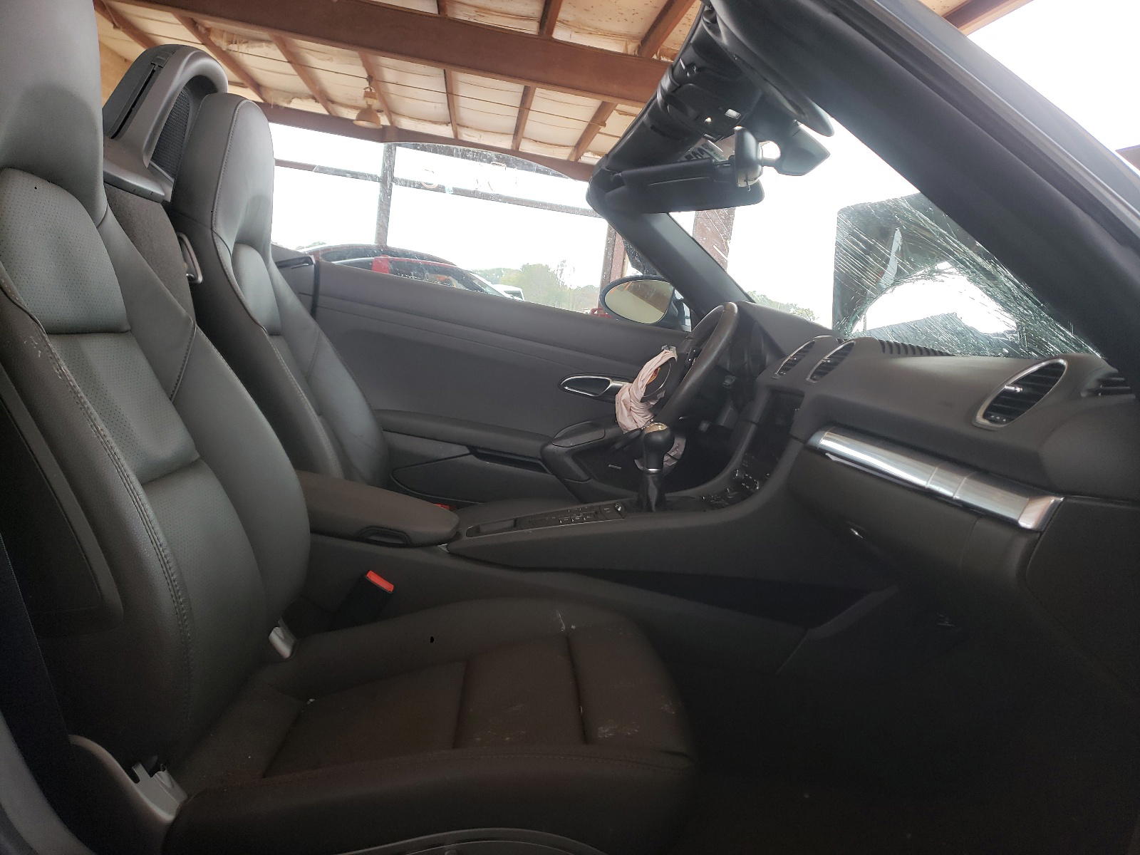 Photo 5 from auction – 2017 PORSCHE BOXSTER with VIN WP0CA2A86HS220852