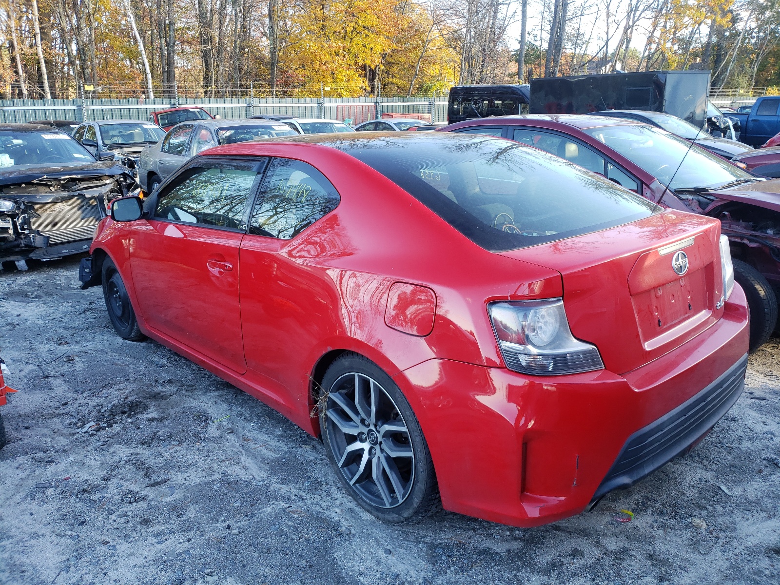 Photo 3 from auction – 2014 TOYOTA SCION TC with VIN JTKJF5C79E3081779
