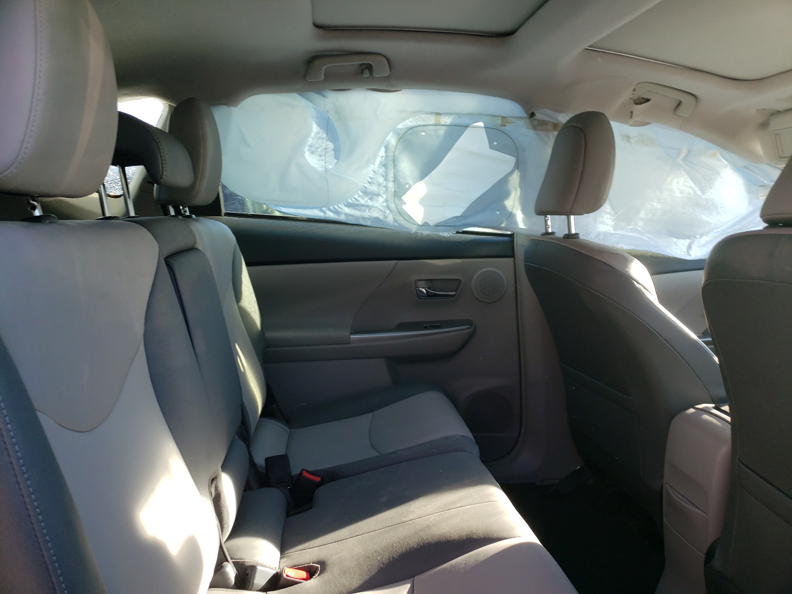 Photo 6 from auction – 2015 TOYOTA PRIUS V with VIN JTDZN3EU2FJ022347