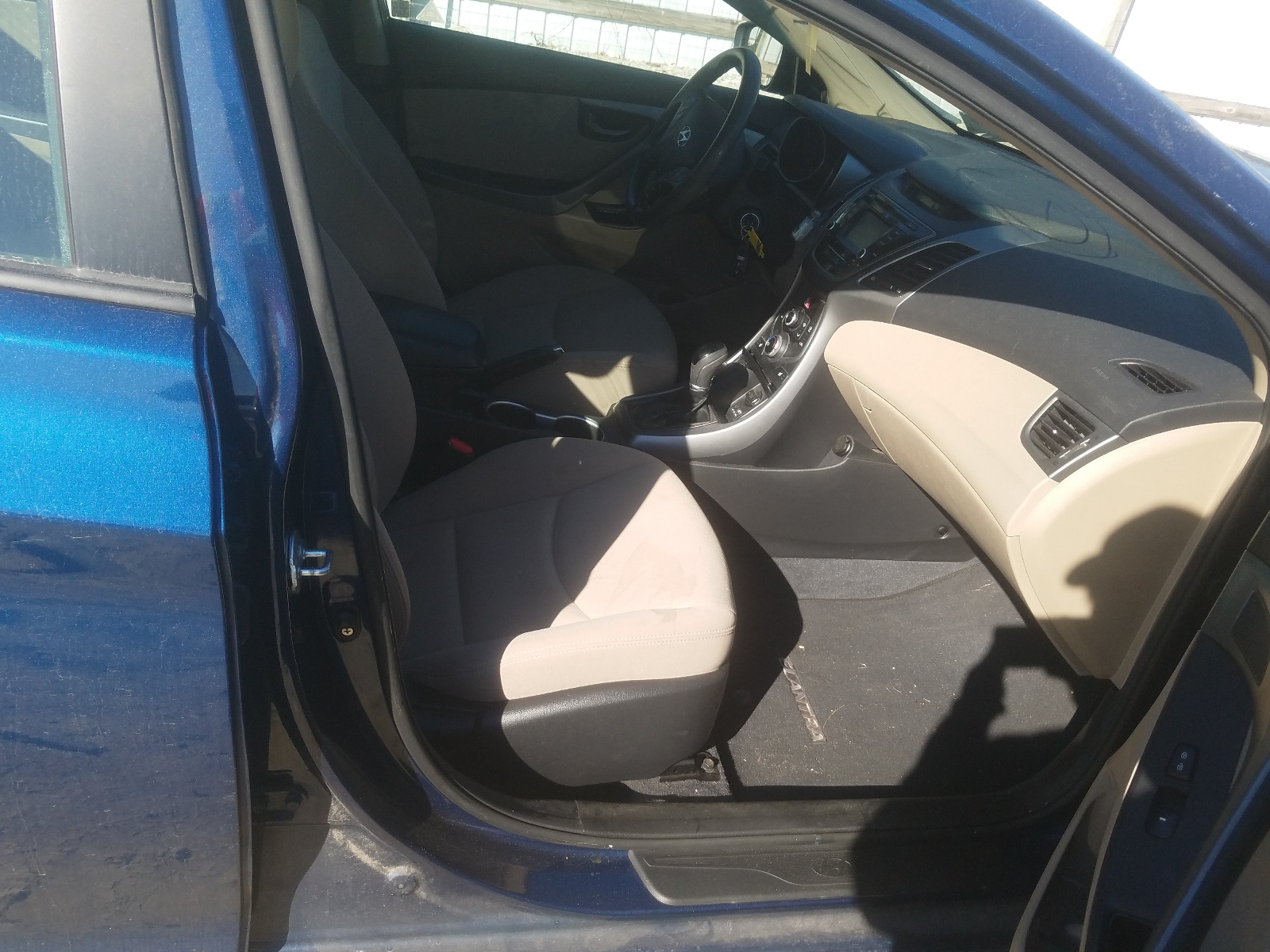 Photo 5 from auction – 2014 HYUNDAI ELANTRA with VIN KMHDH4AE4EU160230