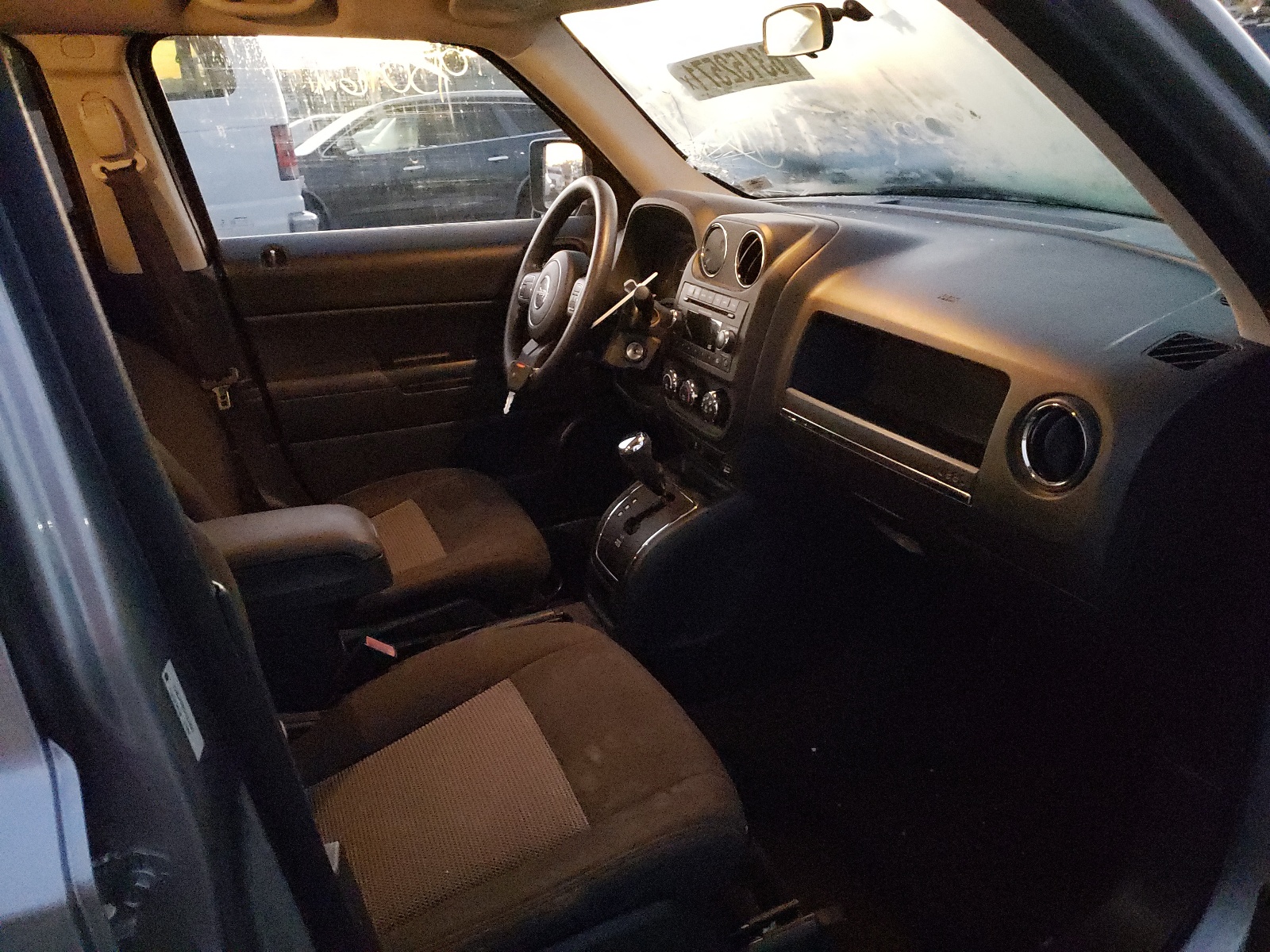 Photo 5 from auction – 2015 JEEP PATRIOT SP with VIN 1C4NJPBB2FD204469