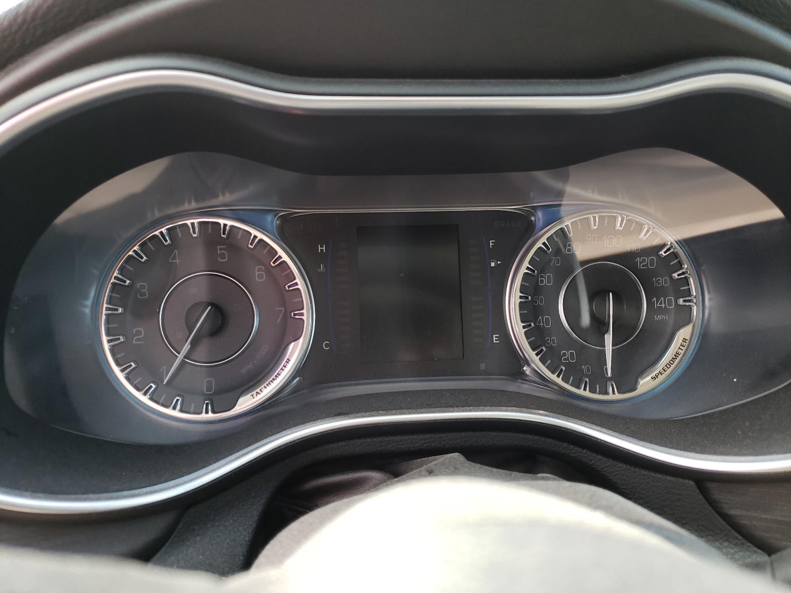 Photo 8 from auction – 2016 CHRYSLER 200 LIMITE with VIN 1C3CCCAB5GN176128