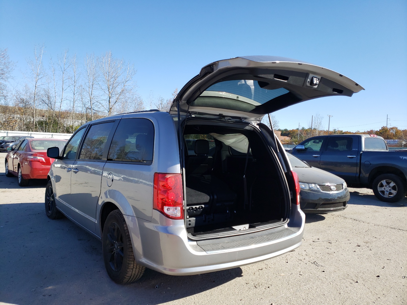 Photo 3 from auction – 2019 DODGE GRAND CARA with VIN 2C4RDGEG9KR786058
