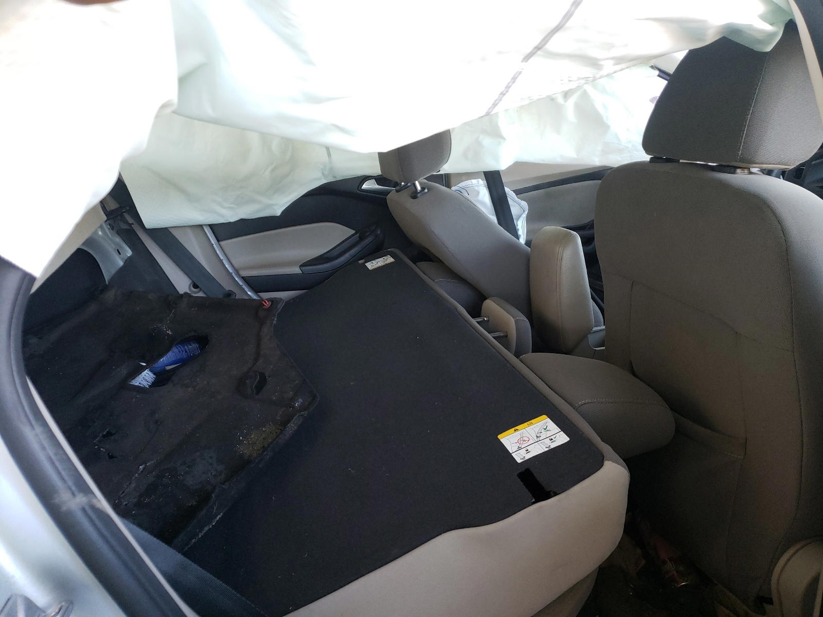 Photo 6 from auction – 2014 FORD FOCUS SE with VIN 1FADP3F27EL376519