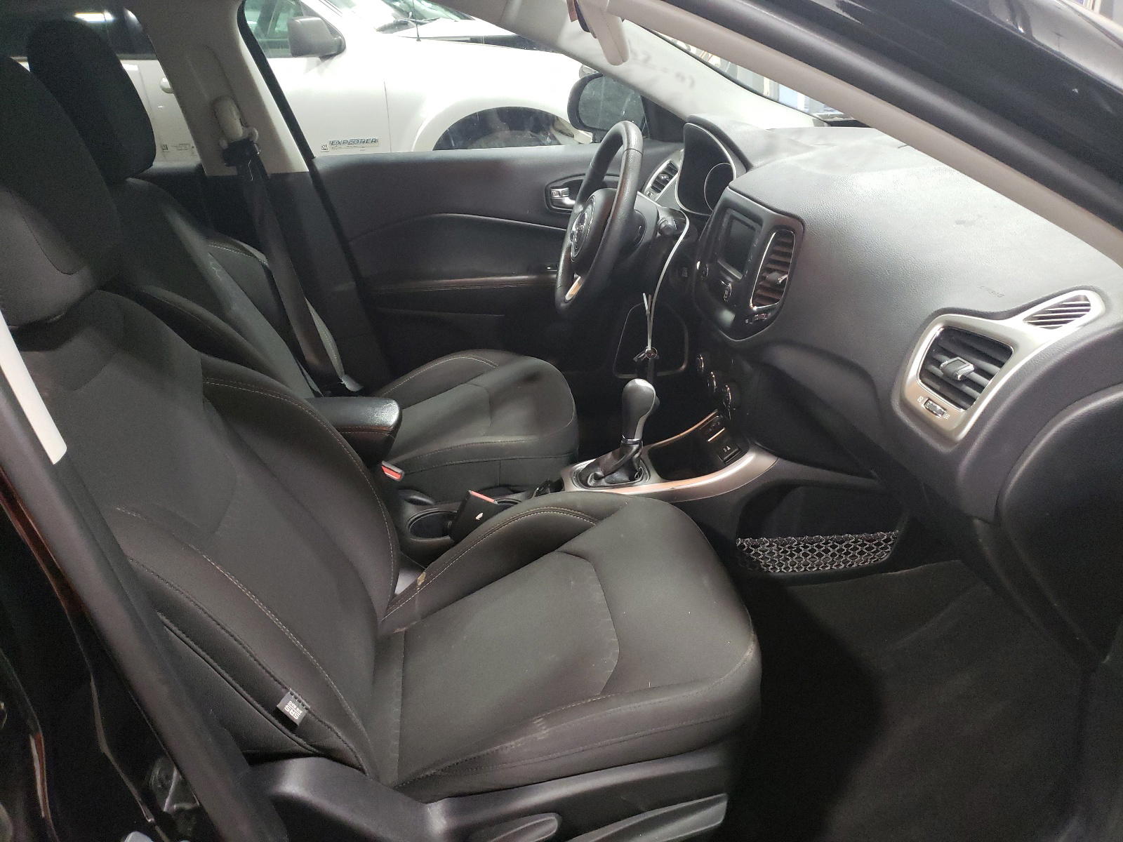 Photo 5 from auction – 2018 JEEP COMPASS SP with VIN 3C4NJCAB8JT204148