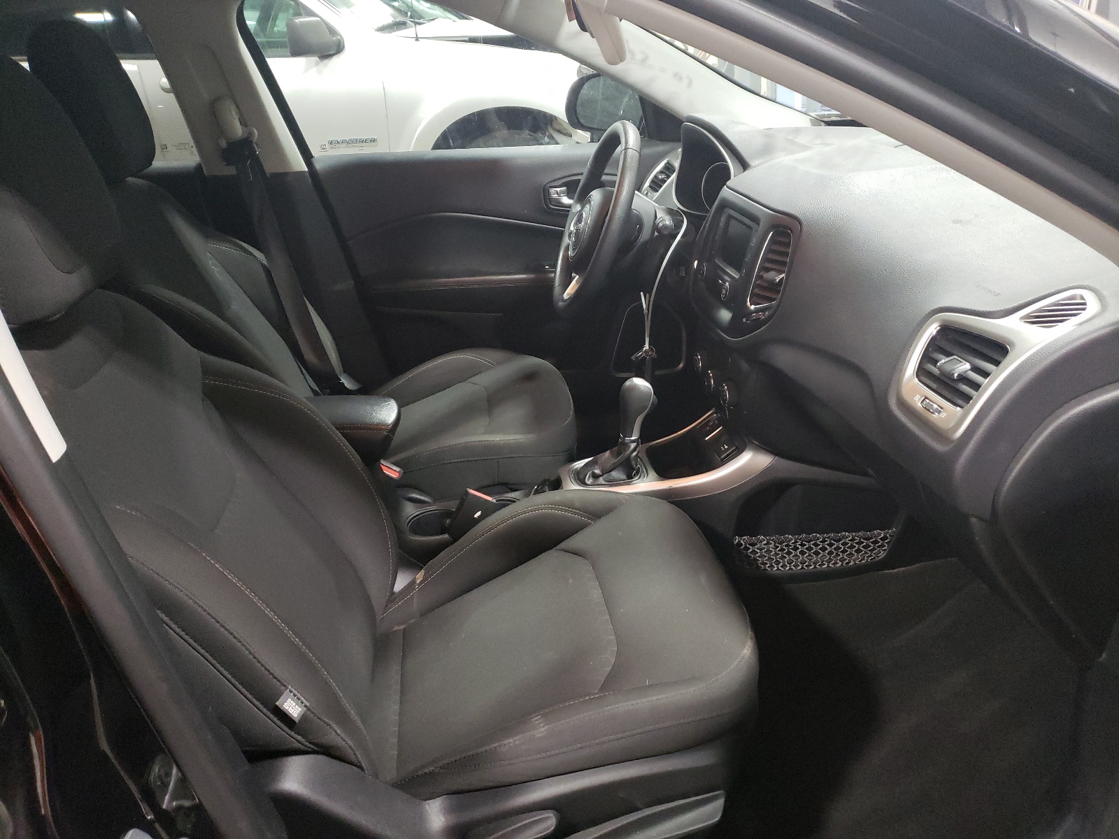 Zdjęcie 5 z aukcji – 2018 JEEP COMPASS SP z VIN 3C4NJCAB8JT204148