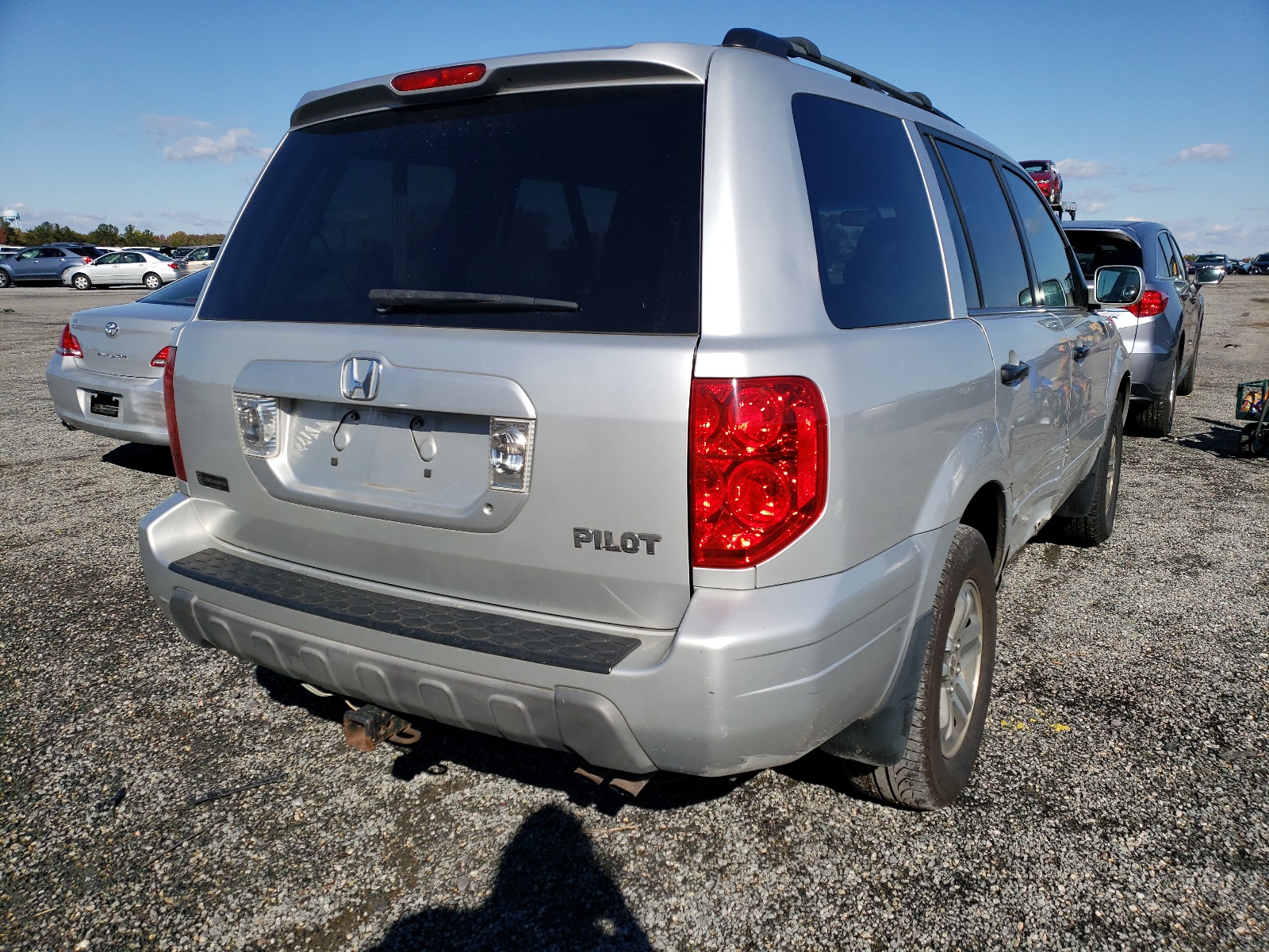 Photo 4 from auction – 2004 HONDA PILOT EXL with VIN 2HKYF18784H573861