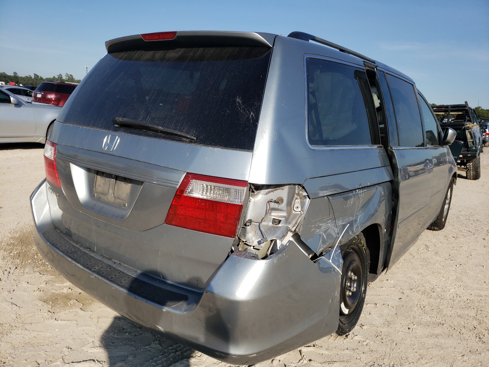 Photo 4 from auction – 2006 HONDA ODYSSEY with VIN 5FNRL38746B096176