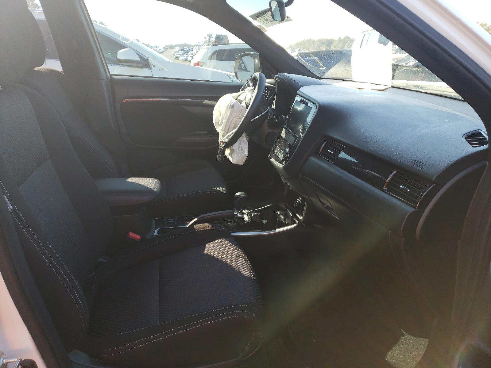 Photo 5 from auction – 2018 MITSUBISHI OUTLANDER with VIN JA4AD3A39JZ020113