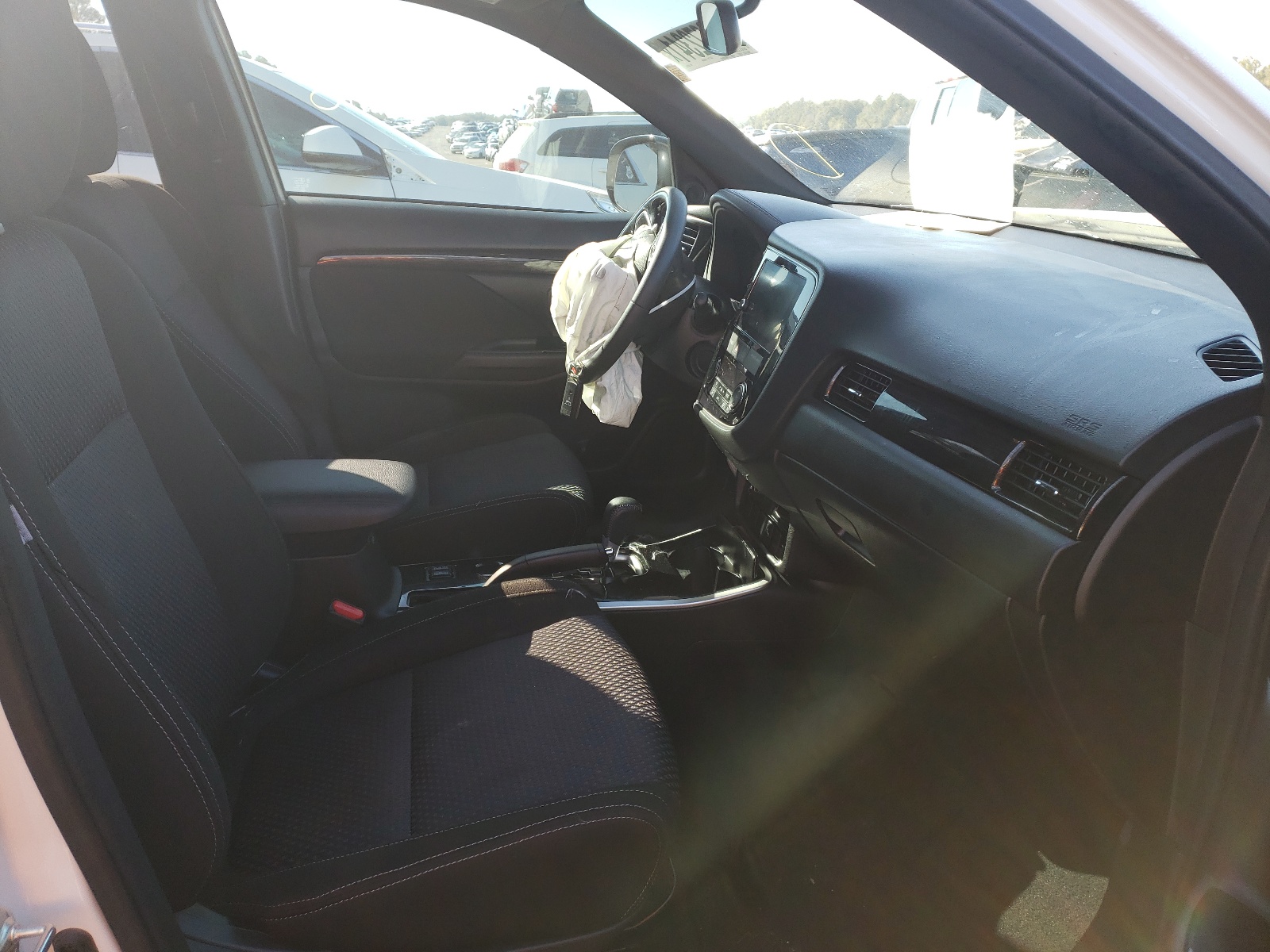 Zdjęcie 5 z aukcji – 2018 MITSUBISHI OUTLANDER z VIN JA4AD3A39JZ020113