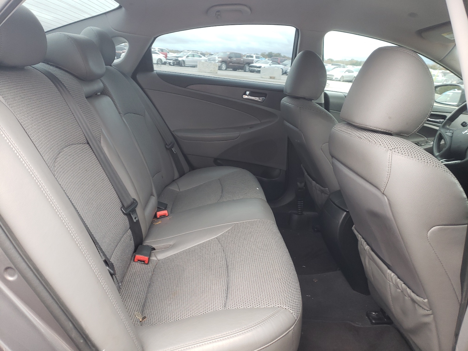 Zdjęcie 6 z aukcji – 2011 HYUNDAI SONATA SE z VIN 5NPEC4AC7BH290921