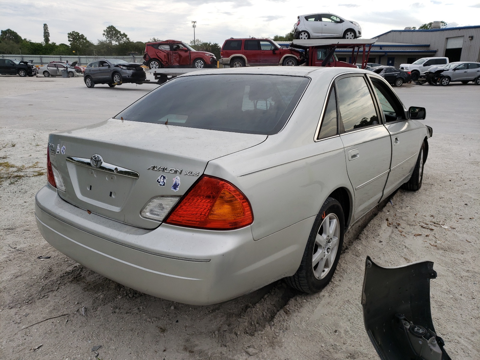 Photo 4 from auction – 2002 TOYOTA AVALON XL with VIN 4T1BF28B52U261544