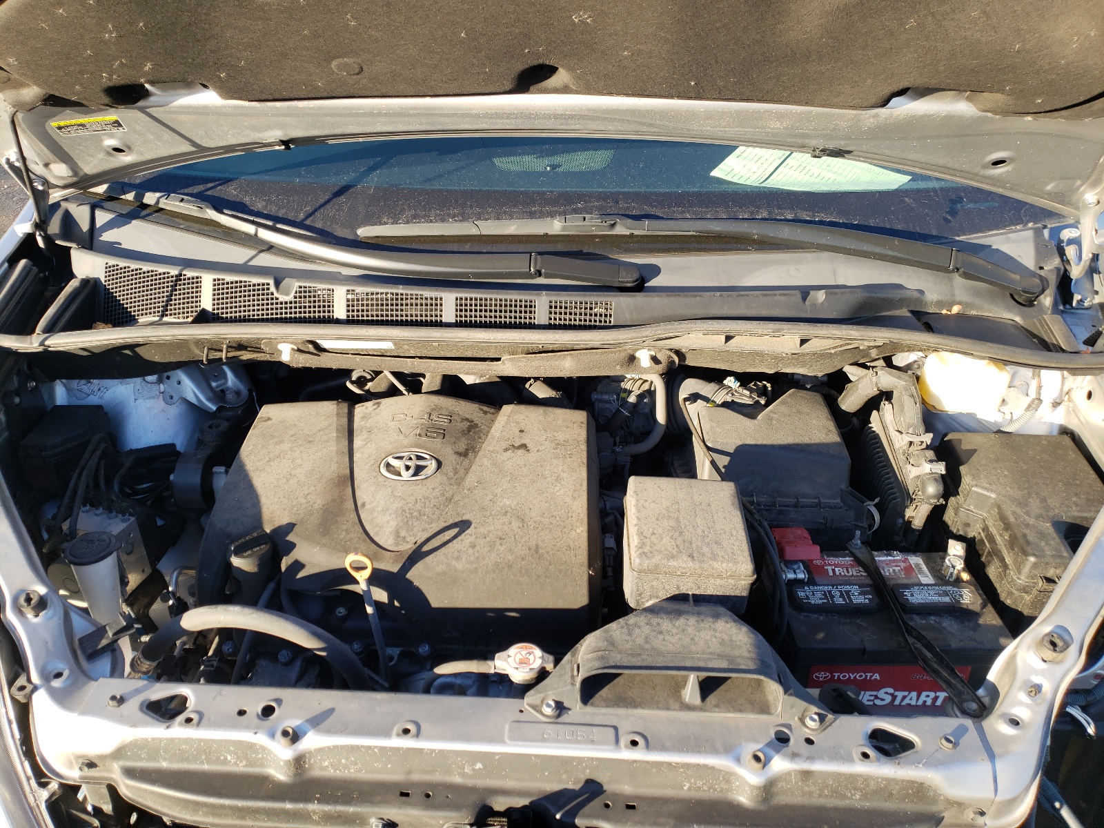 Photo 7 from auction – 2018 TOYOTA SIENNA XLE with VIN 5TDYZ3DC0JS918800