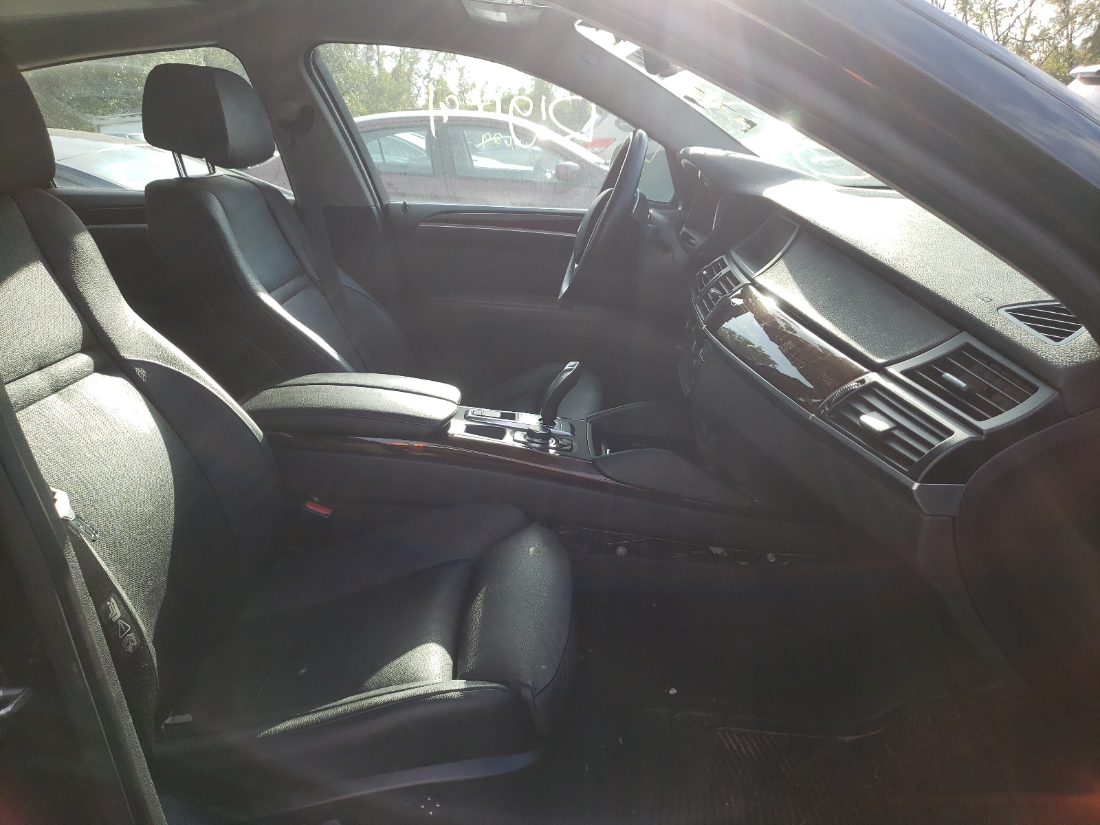 Photo 5 from auction – 2011 BMW X6 XDRIVE3 with VIN 5UXFG2C57BLX05774