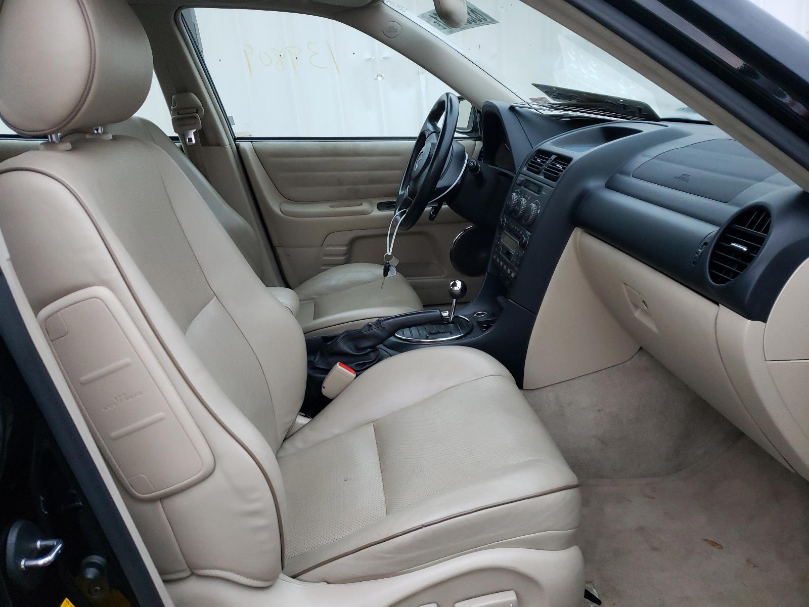 Photo 5 from auction – 2002 LEXUS IS 300 with VIN JTHBD192720048846