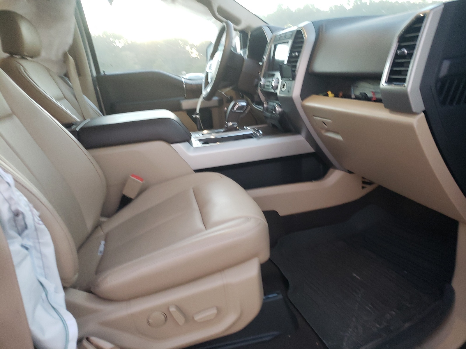 Photo 5 from auction – 2020 FORD F150 SUPER with VIN 1FTEW1E41LFA32883