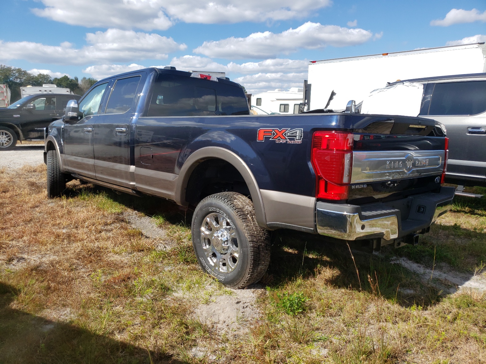 Photo 3 from auction – 2021 FORD F350 SUPER with VIN 1FT8W3BN1MEC24320