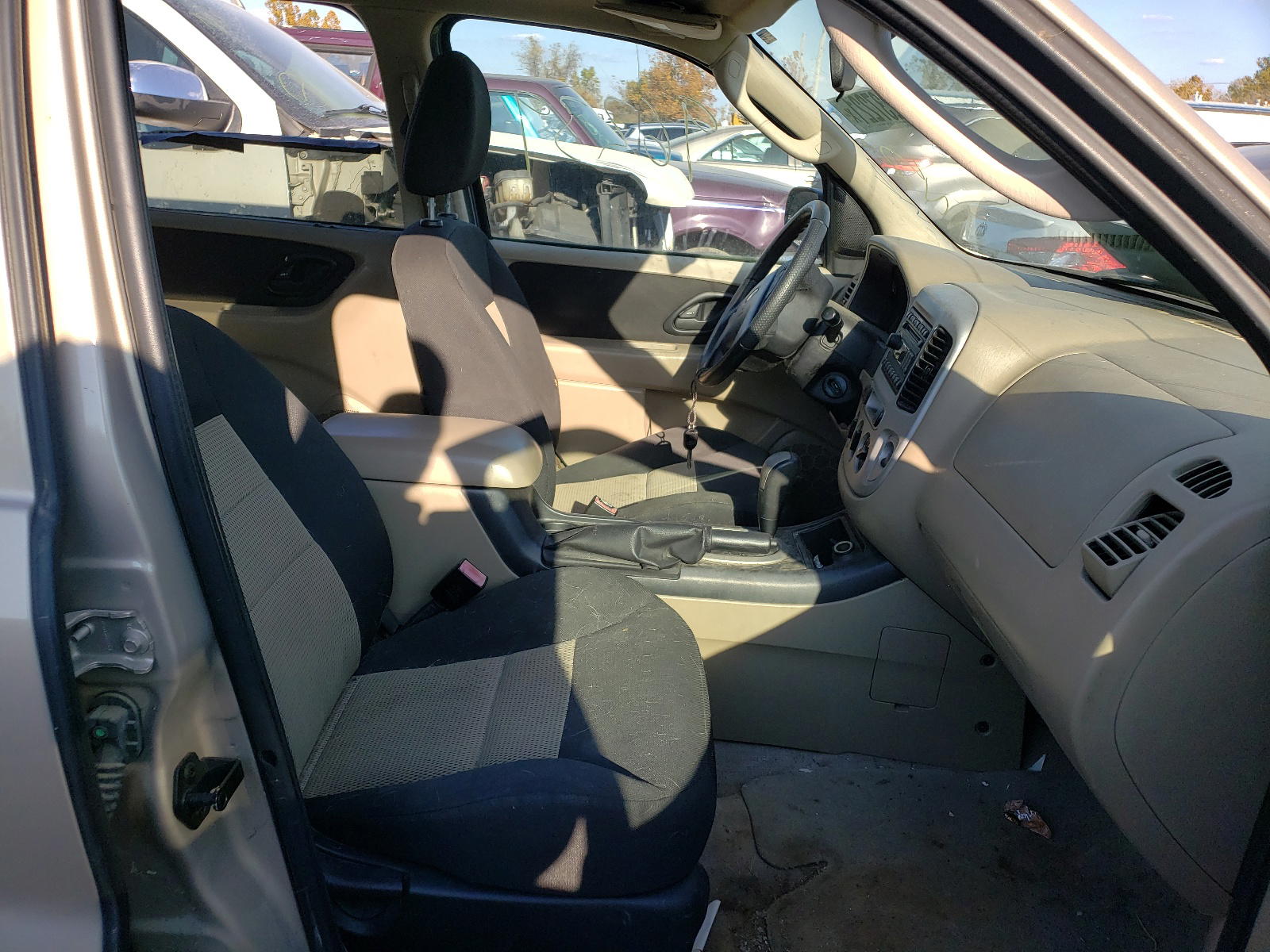 Photo 5 from auction – 2007 FORD ESCAPE with VIN 1FMCU93107KB68242
