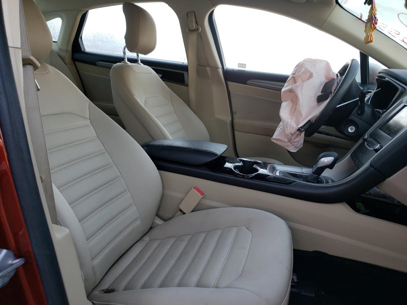 Photo 5 from auction – 2014 FORD FUSION SE with VIN 3FA6P0HD7ER190020