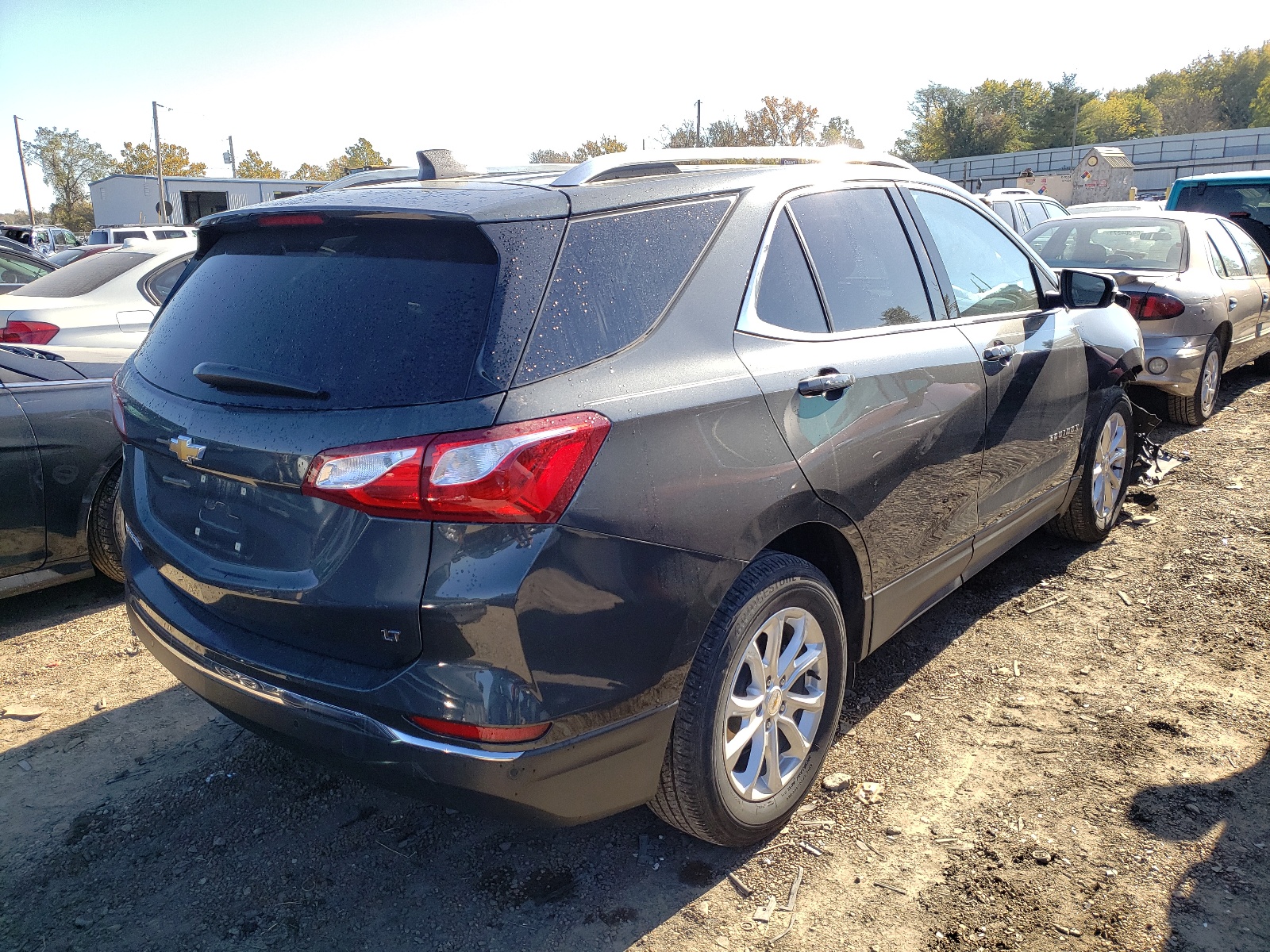 Photo 4 from auction – 2018 CHEVROLET EQUINOX LT with VIN 2GNAXJEV1J6345709