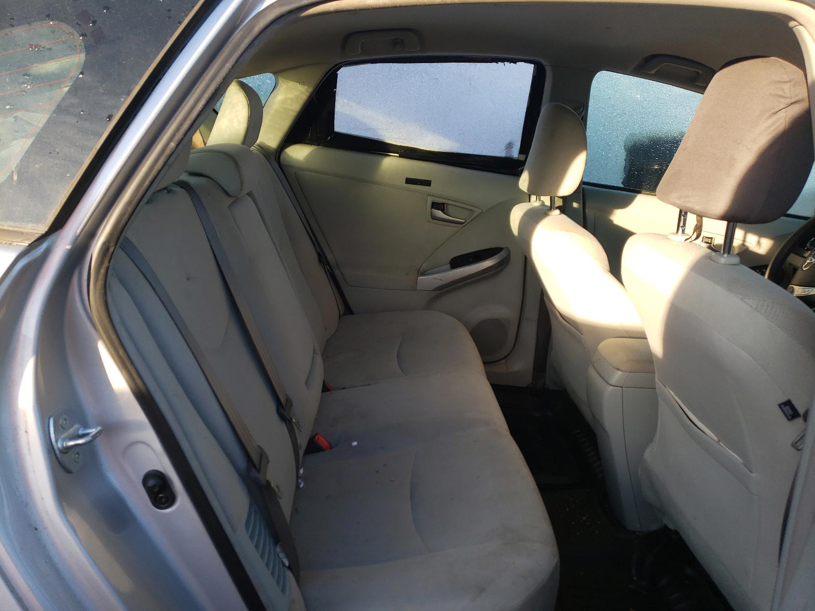 Photo 17 from auction – 2014 TOYOTA PRIUS with VIN JTDKN3DU9E1742679