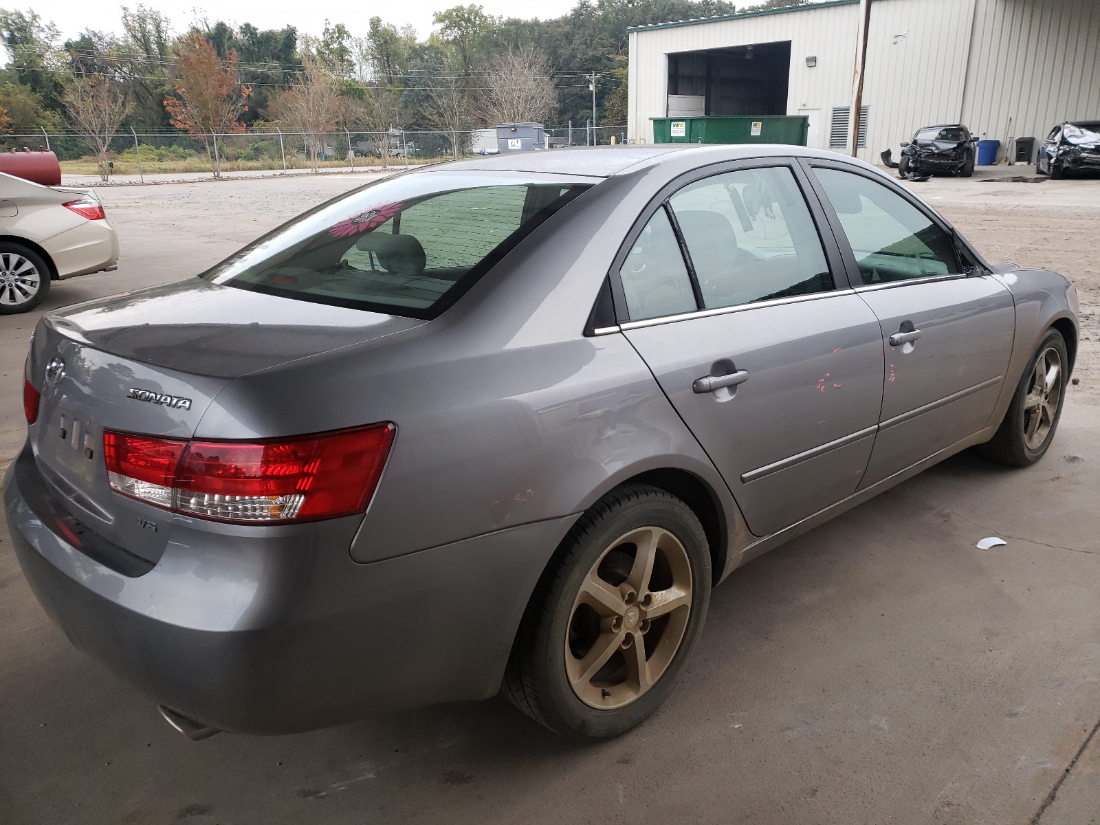 Photo 4 from auction – 2007 HYUNDAI SONATA SE with VIN 5NPEU46F27H229810