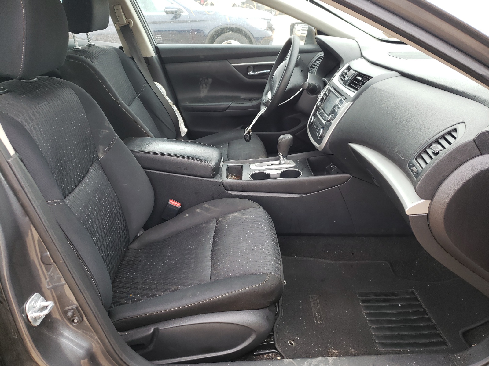 Photo 5 from auction – 2017 NISSAN ALTIMA 2.5 with VIN 1N4AL3AP9HN320950