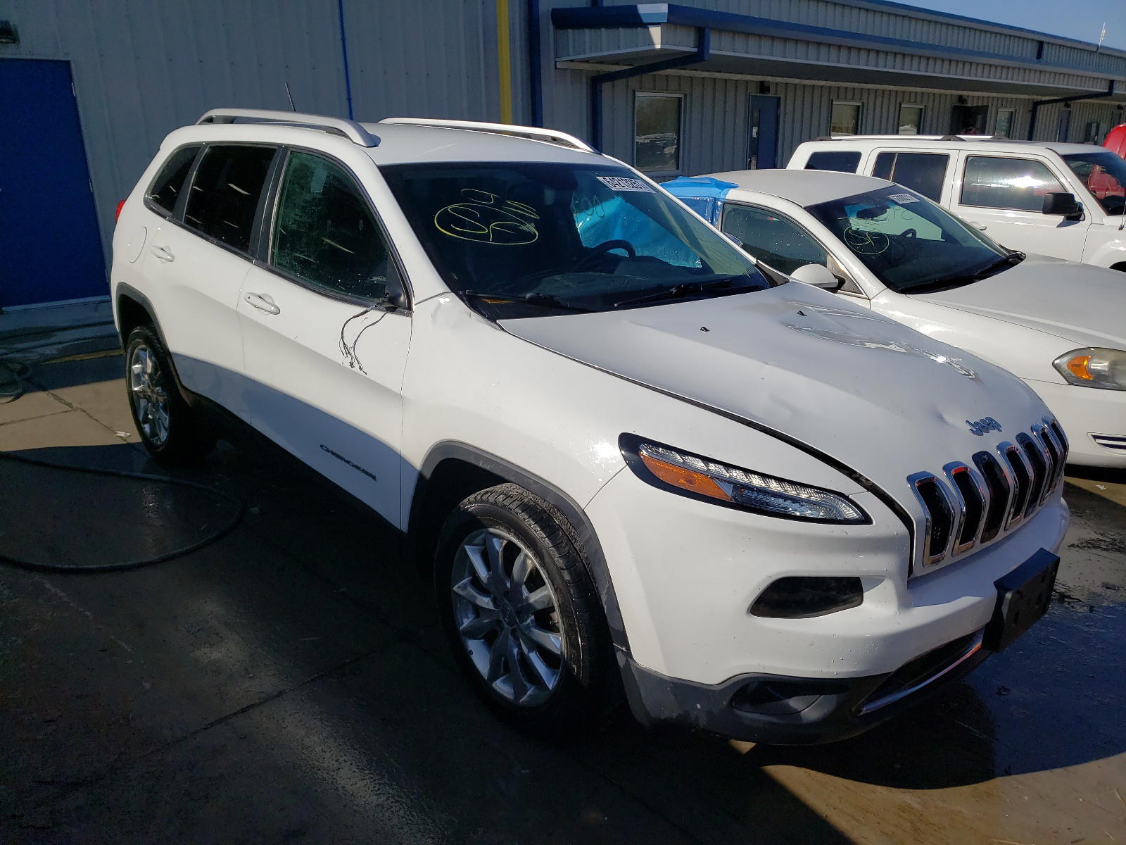JEEP CHEROKEE L 2015 with VIN 1C4PJLDB6FW765910 - Photo from auction