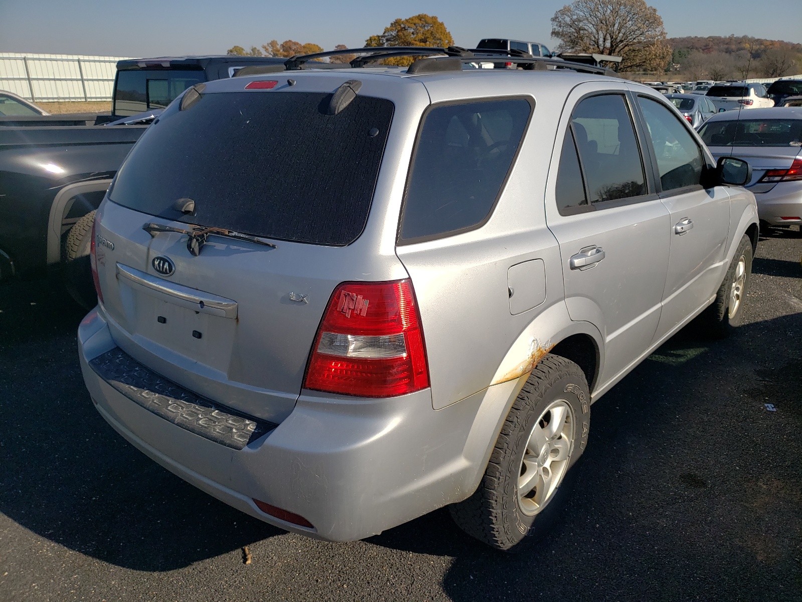 Photo 4 from auction – 2007 KIA SORENTO EX with VIN KNDJC736075717371