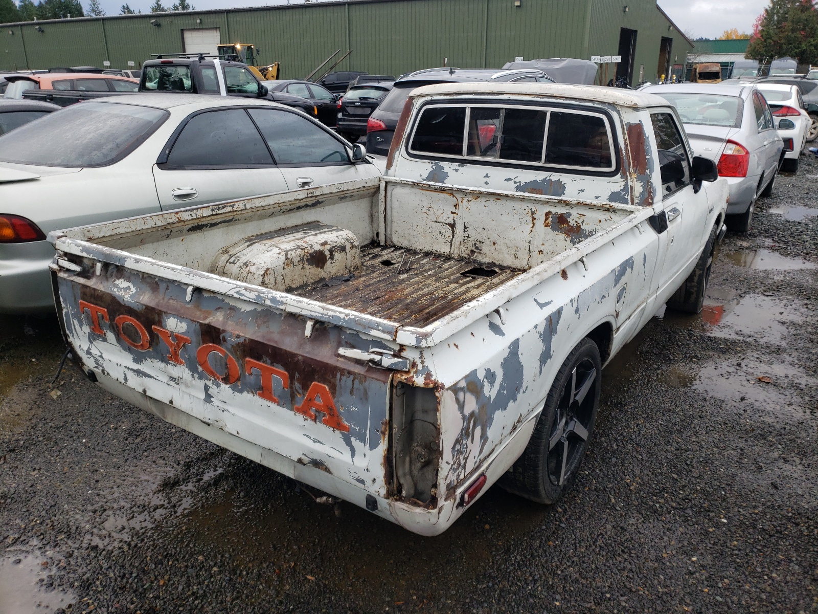 Photo 4 from auction – 1983 TOYOTA PICKUP 1/2 with VIN JT4RN34R4D0070559