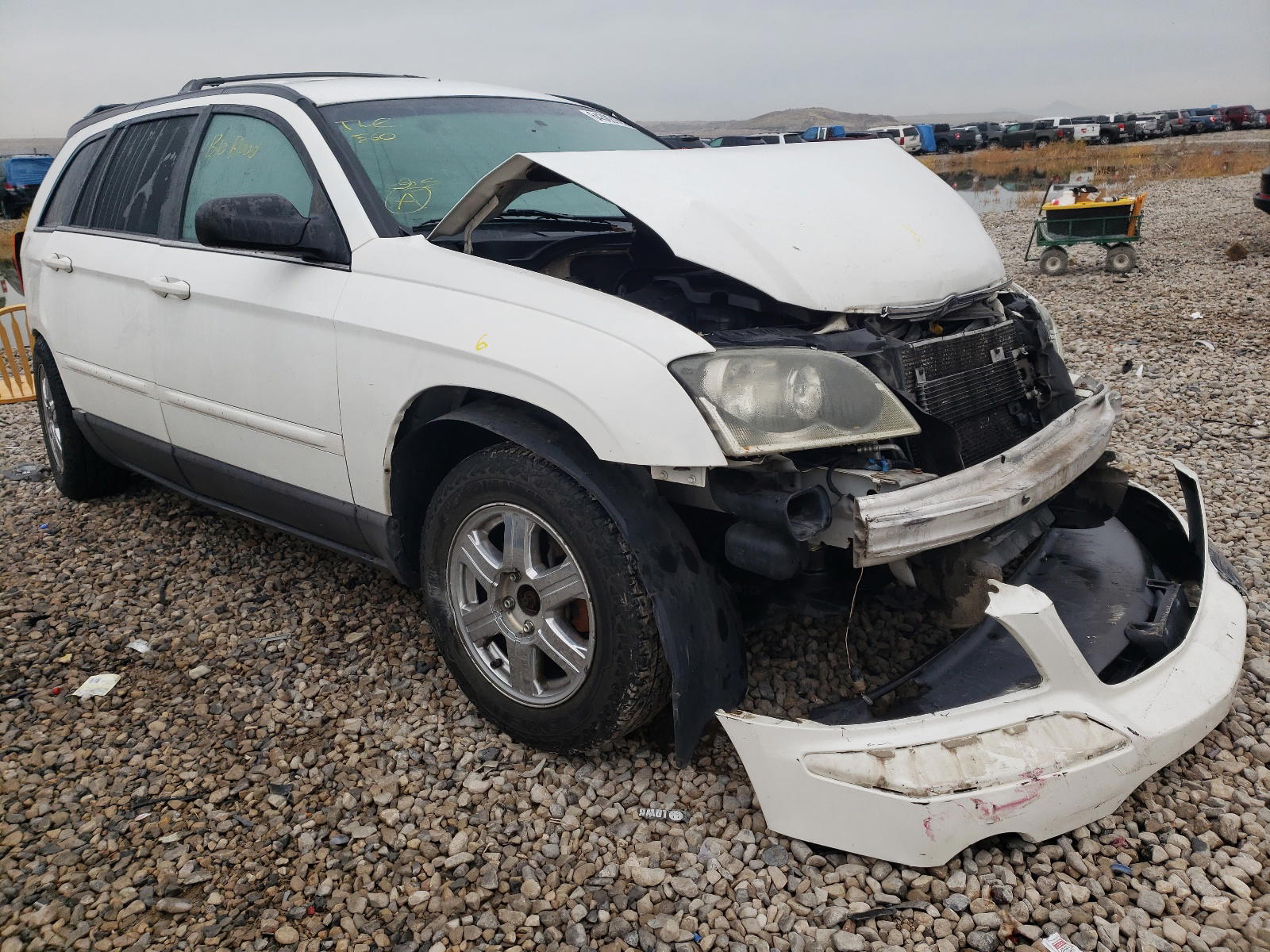 CHRYSLER PACIFICA 2004 with VIN 2C8GF68444R610422 - Photo from auction