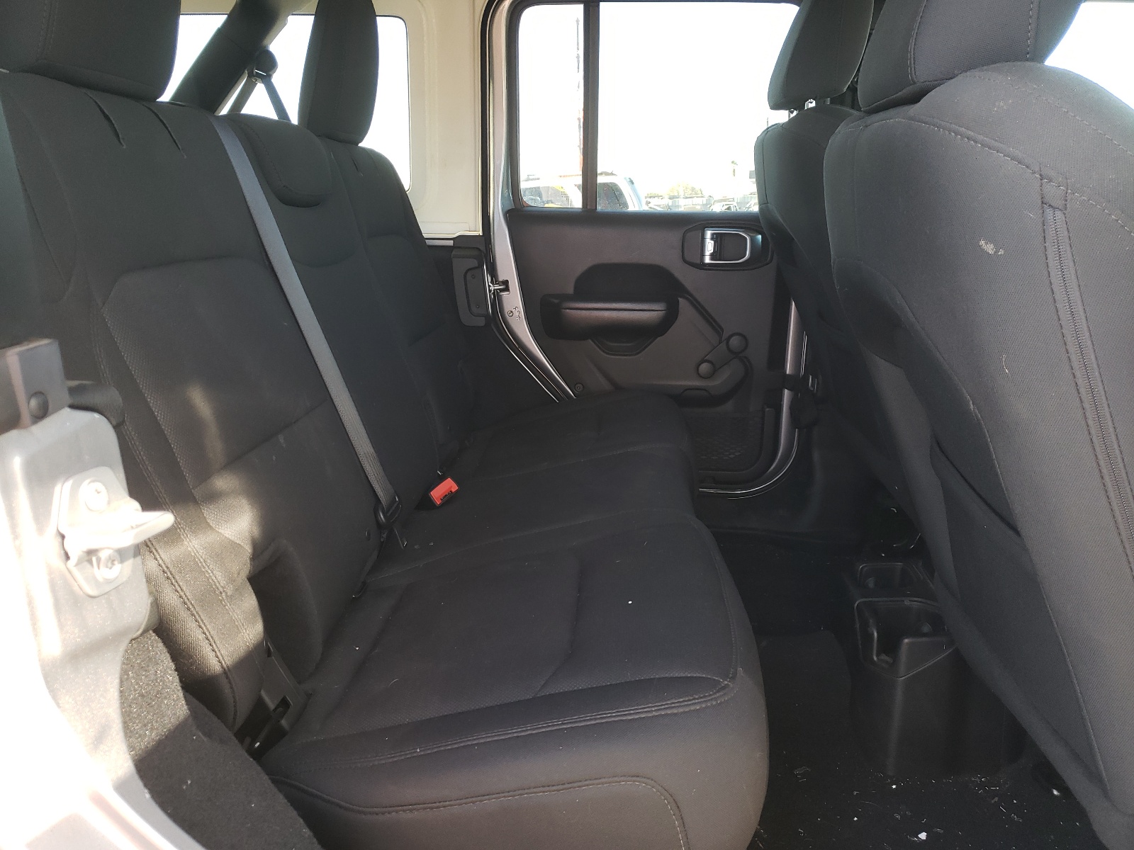 Photo 6 from auction – 2018 JEEP WRANGLER U with VIN 1C4HJXDN0JW198950