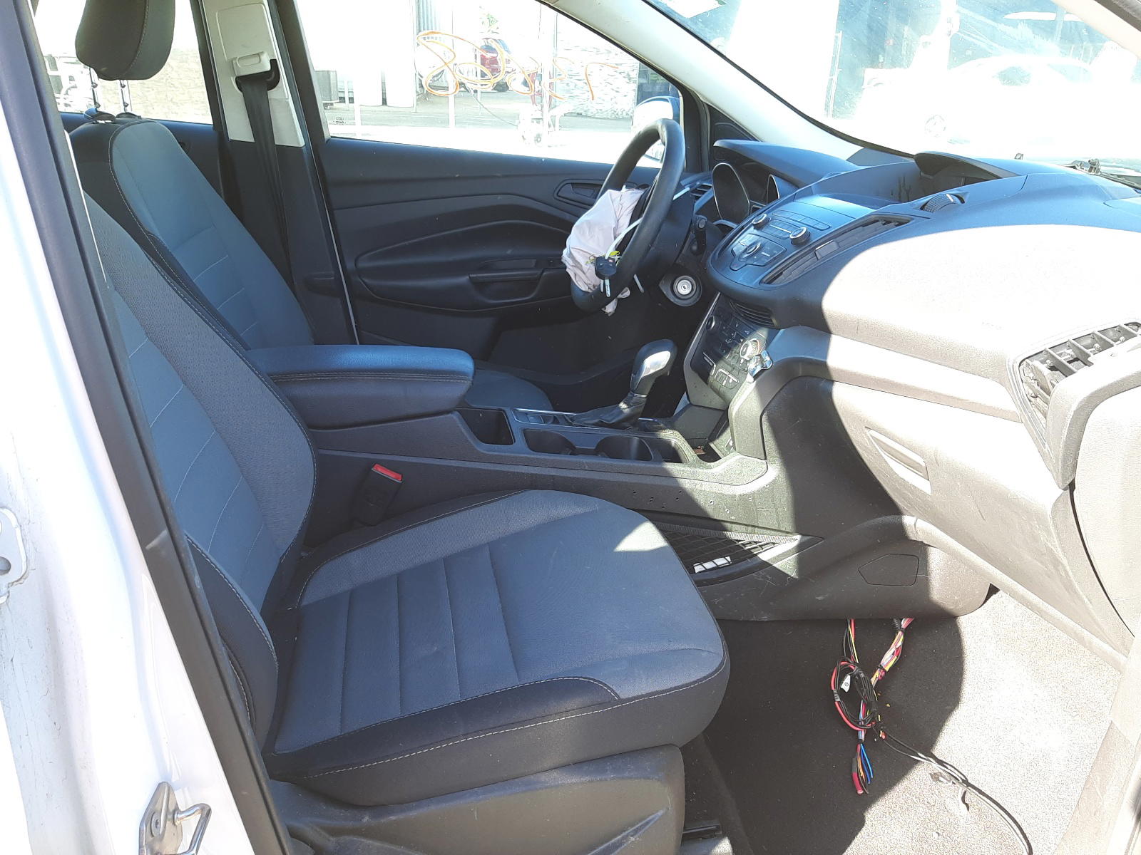 Photo 5 from auction – 2019 FORD ESCAPE S with VIN 1FMCU0F78KUB68577